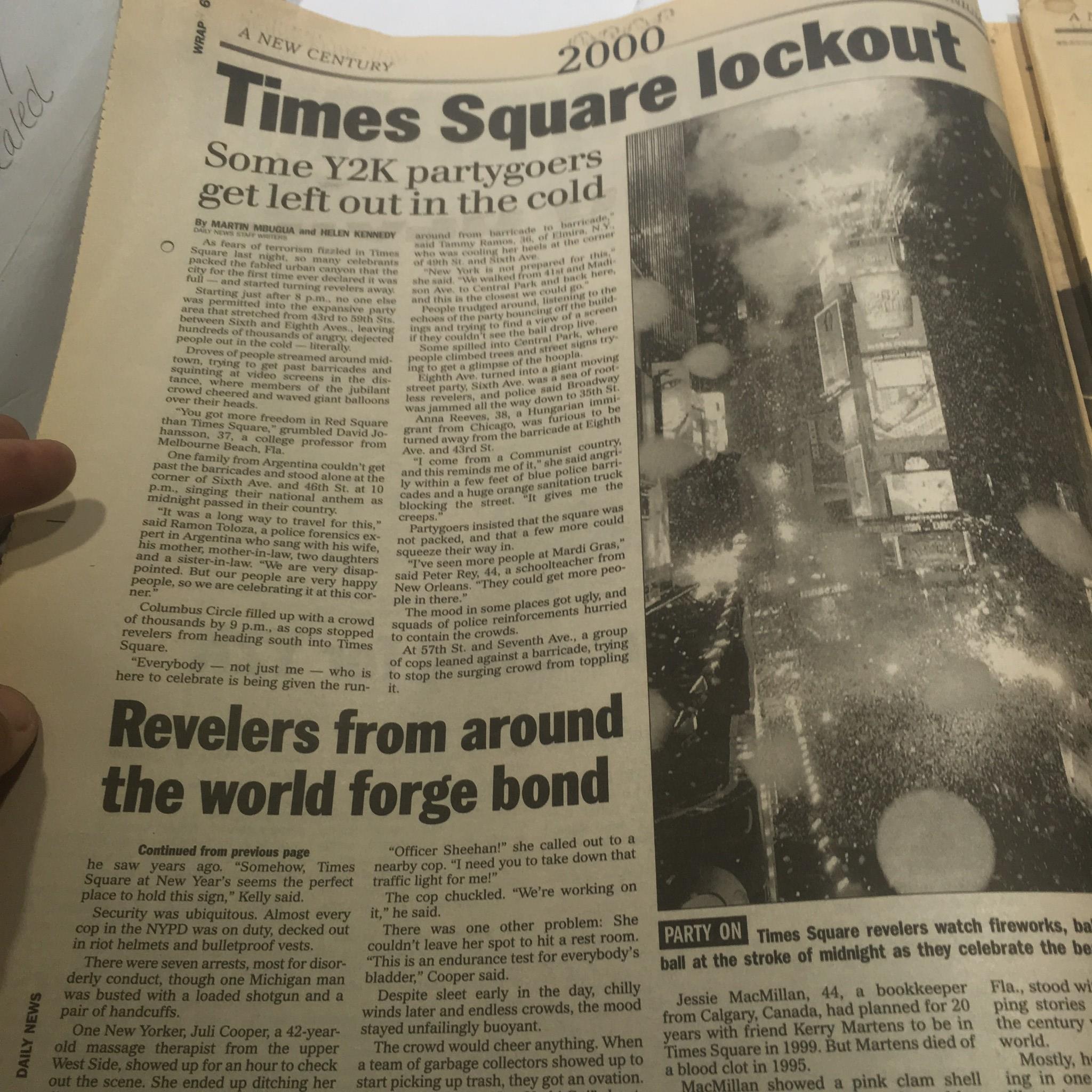 NY Daily News:1/1/2000, 2000! Largest Peacetime Crowd in Time Square