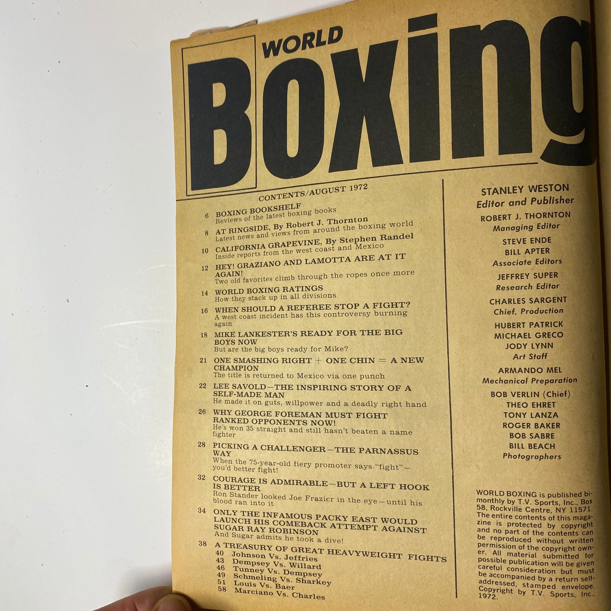 Inside page of World Boxing Magazine August 1972 featuring contents list and articles including Boxing Bookshelf, California Grapevine, and more.