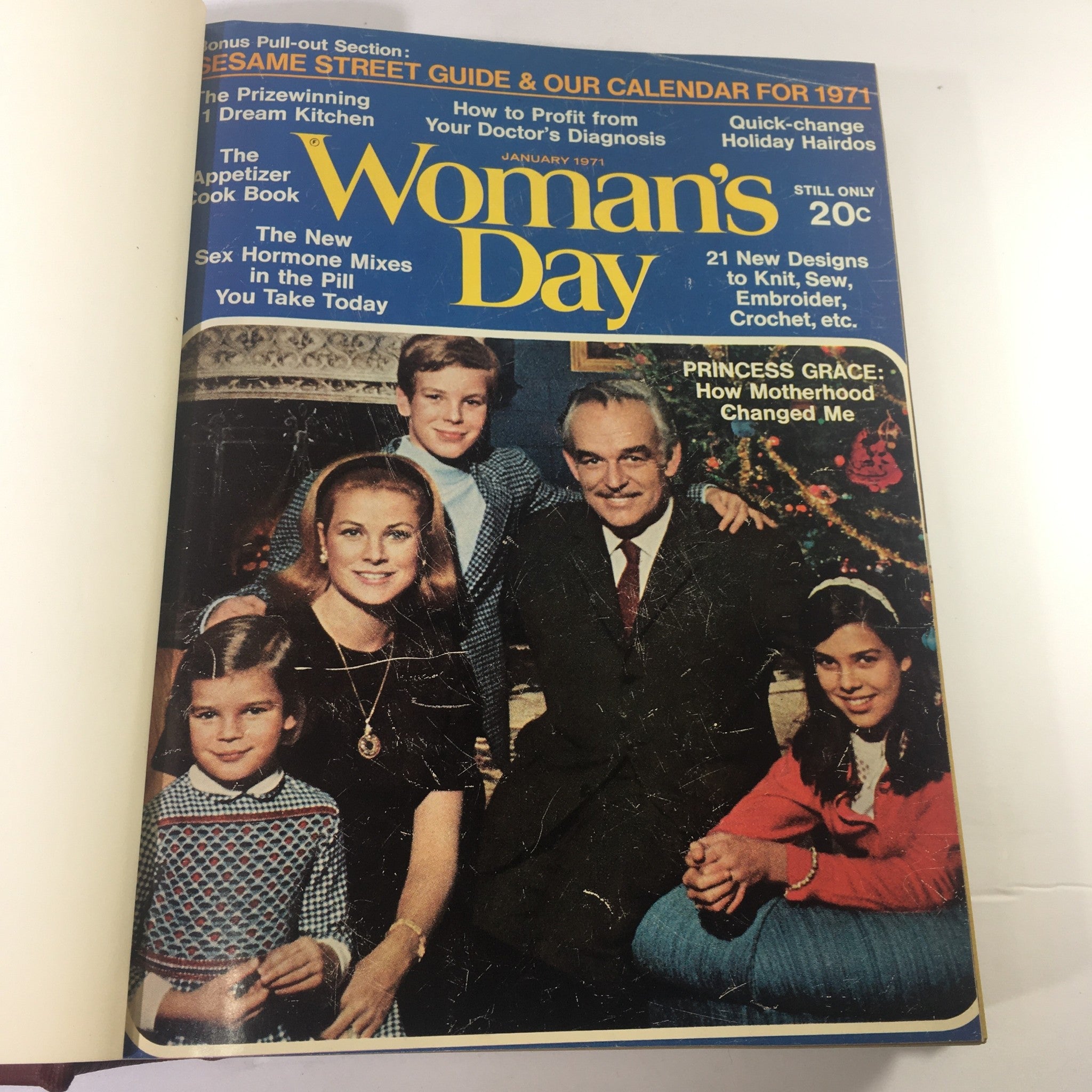 1971 Woman's Day Magazine Complete Year Round In One Book Compilation