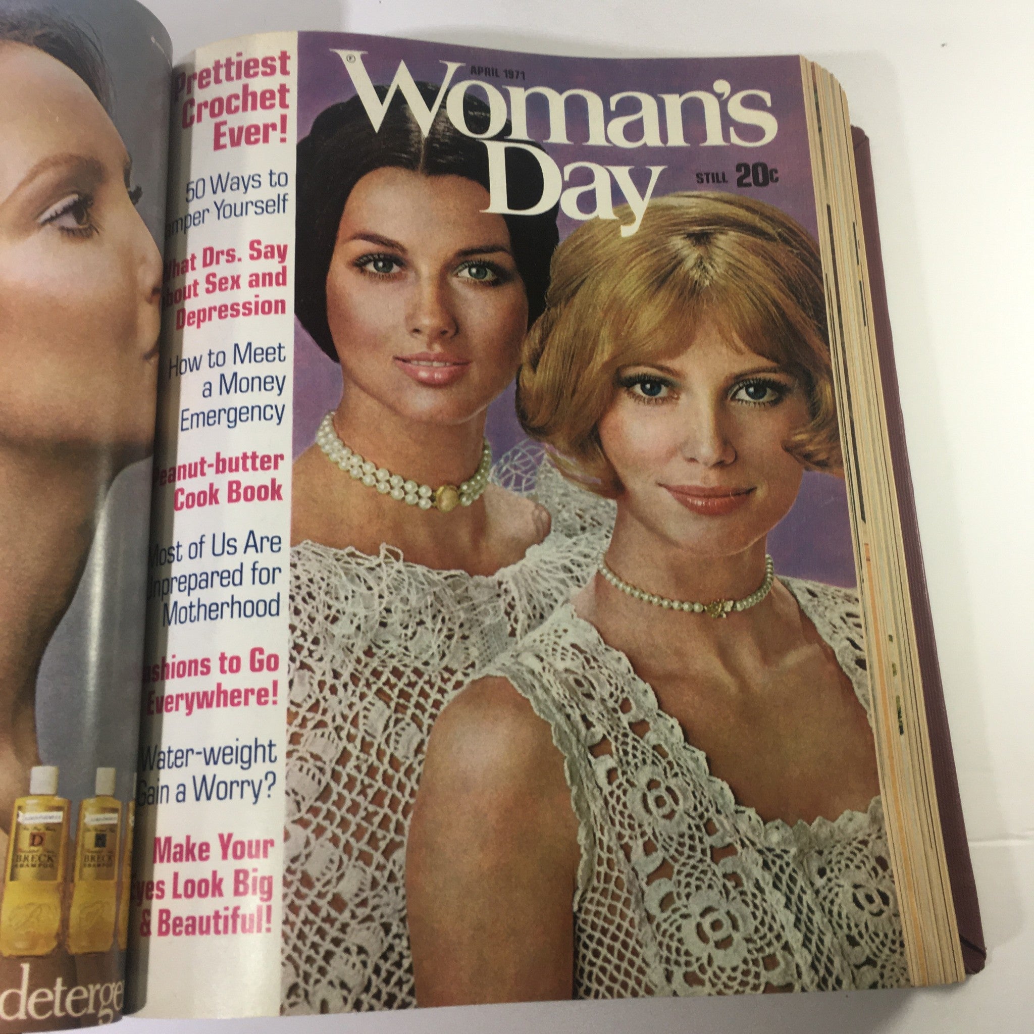 1971 Woman's Day Magazine Complete Year Round In One Book Compilation