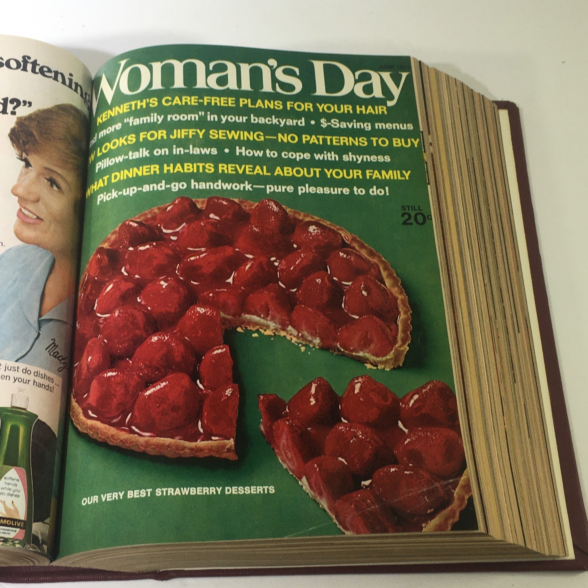 1971 Woman's Day Magazine Complete Year Round In One Book Compilation