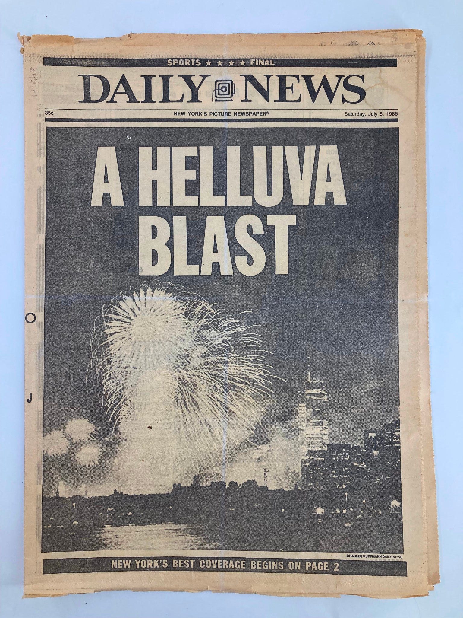 VTG Daily News Newspaper July 5 1986 featuring the headline 'A Helluva Blast' with fireworks over the skyline of New York City.