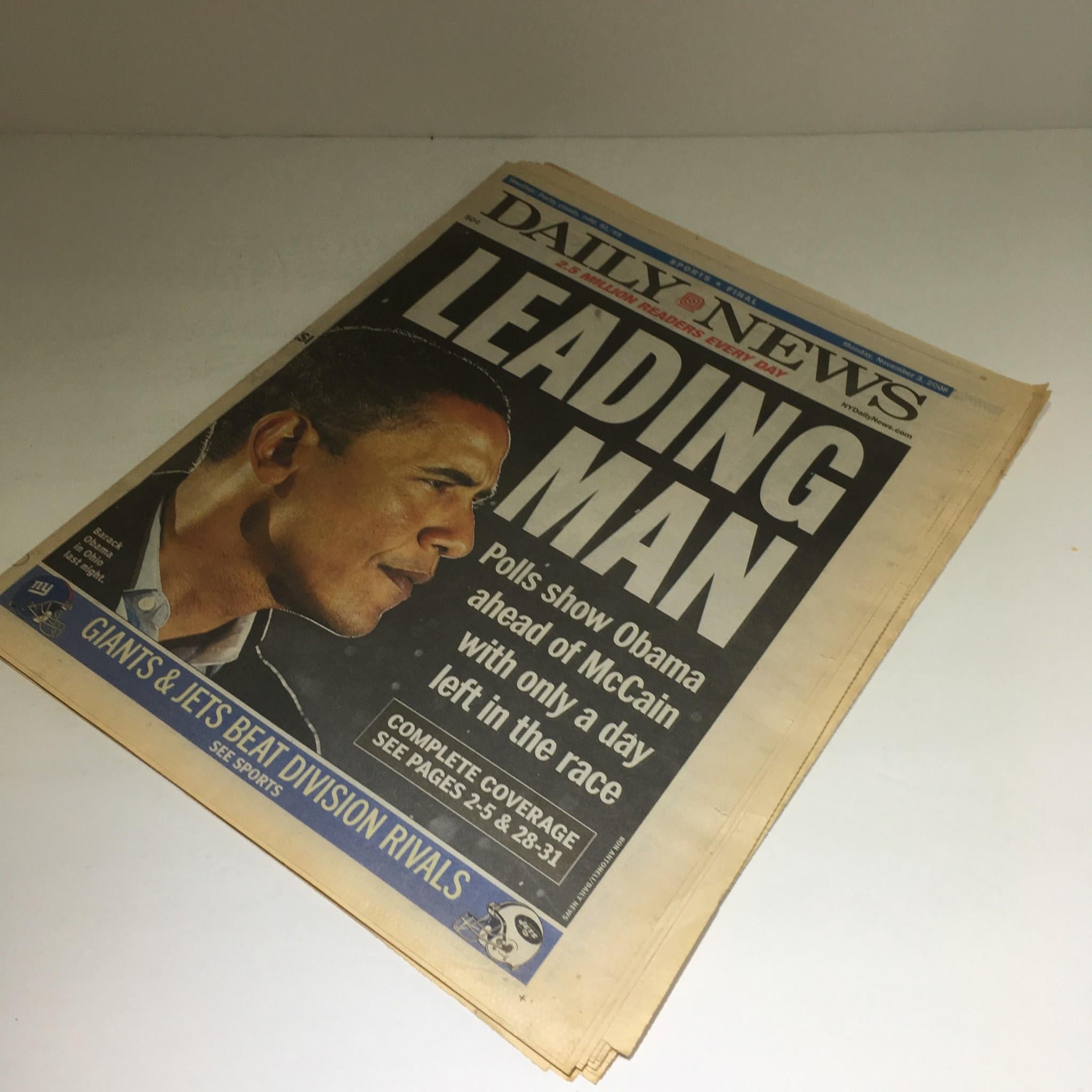 NY Daily News:11/3/08 Barack Obama in Ohio, Leading Man