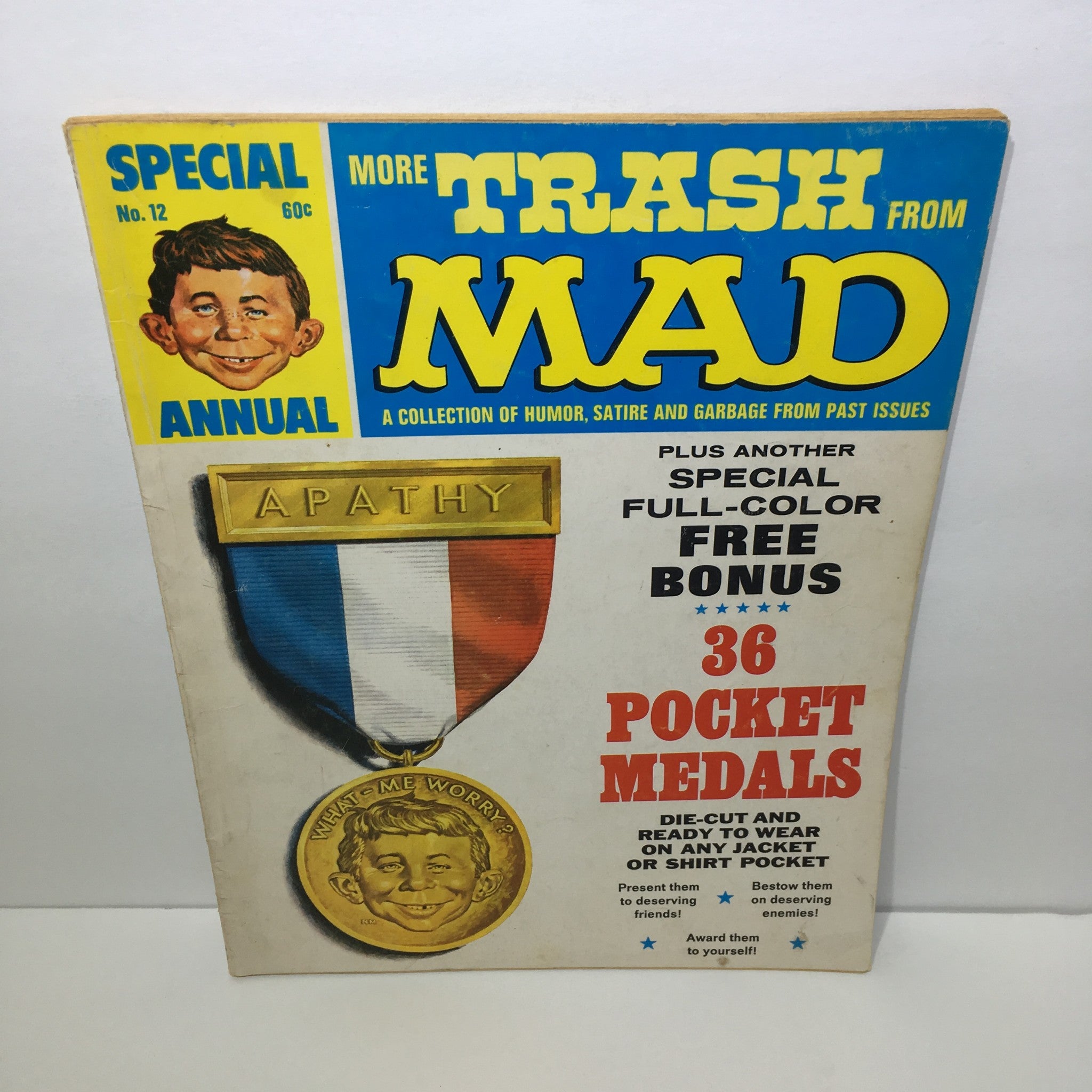 Special Annual Mad Magazine #12 - 36 Pocket Medals