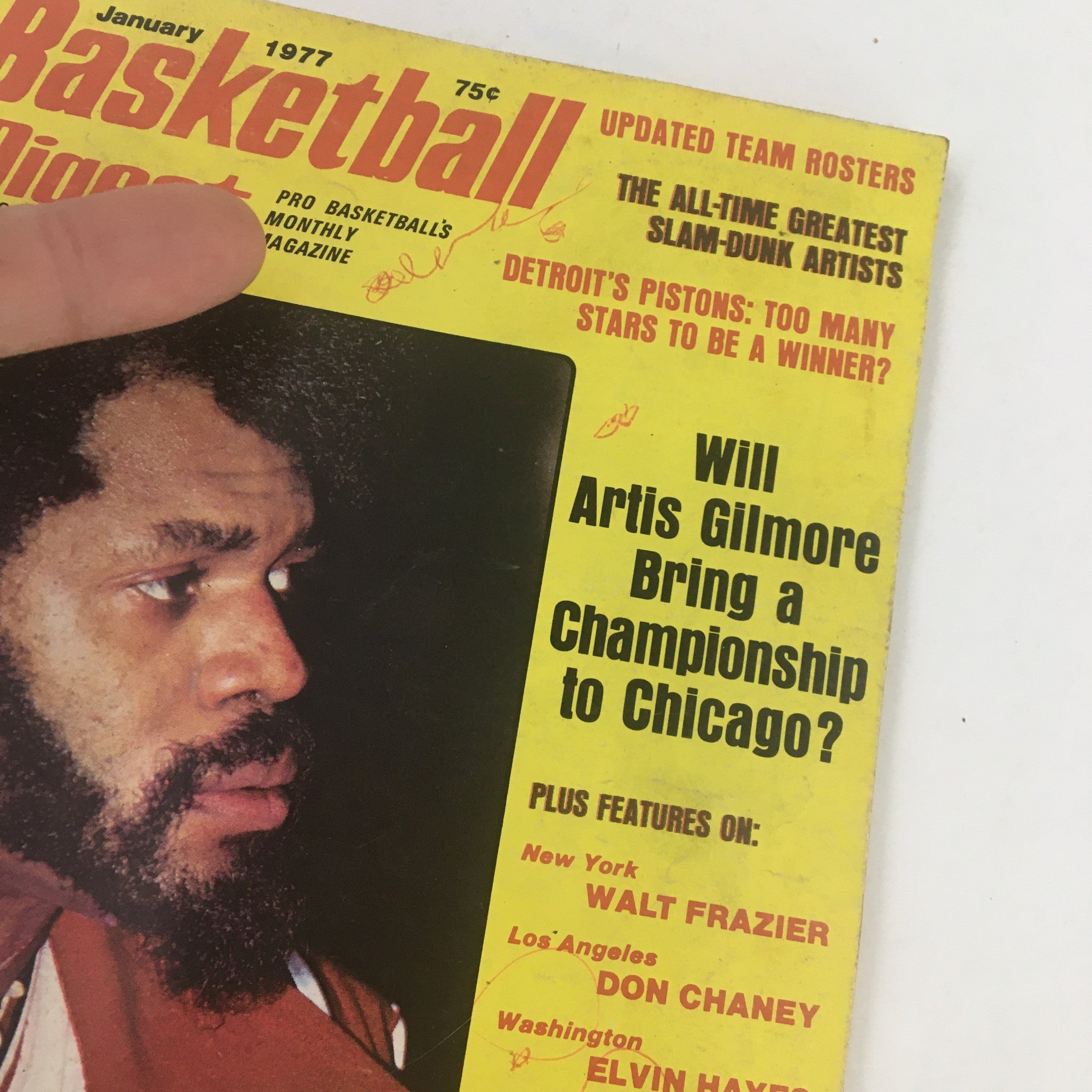 Basketball Digest Magazine January 1977 NBA Chicago Bulls Artis Gilmore No Label