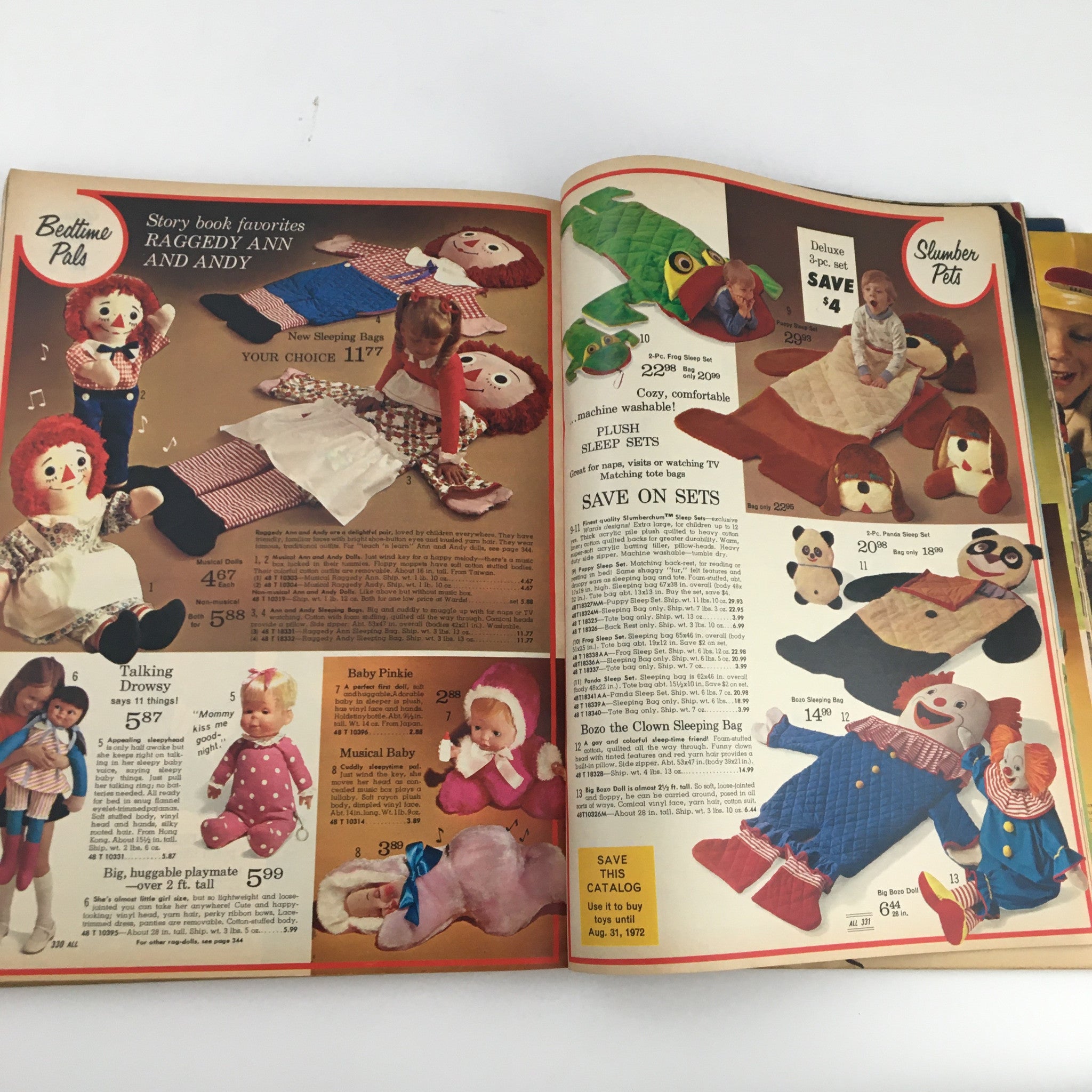 Another page from the 1971 Montgomery Ward Raggedy Dolls Christmas Price Guide Catalog, highlighting beloved Raggedy Ann and Andy plush dolls and sleep sets, complete with pricing details.
