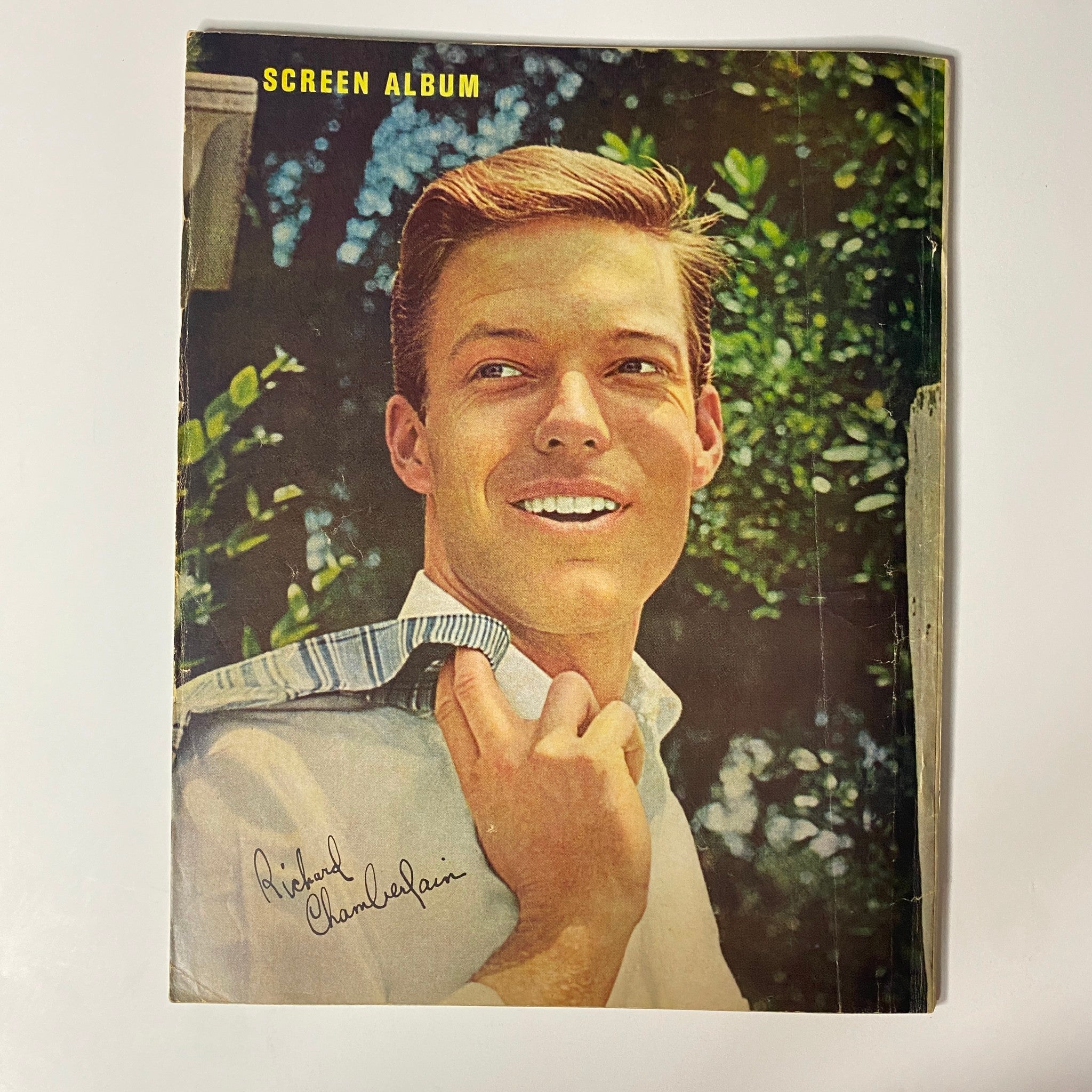 Cover of Screen Album Magazine October 1964 featuring a portrait of Richard Chamberlain, highlighting the magazine's focus on Hollywood's iconic figures.