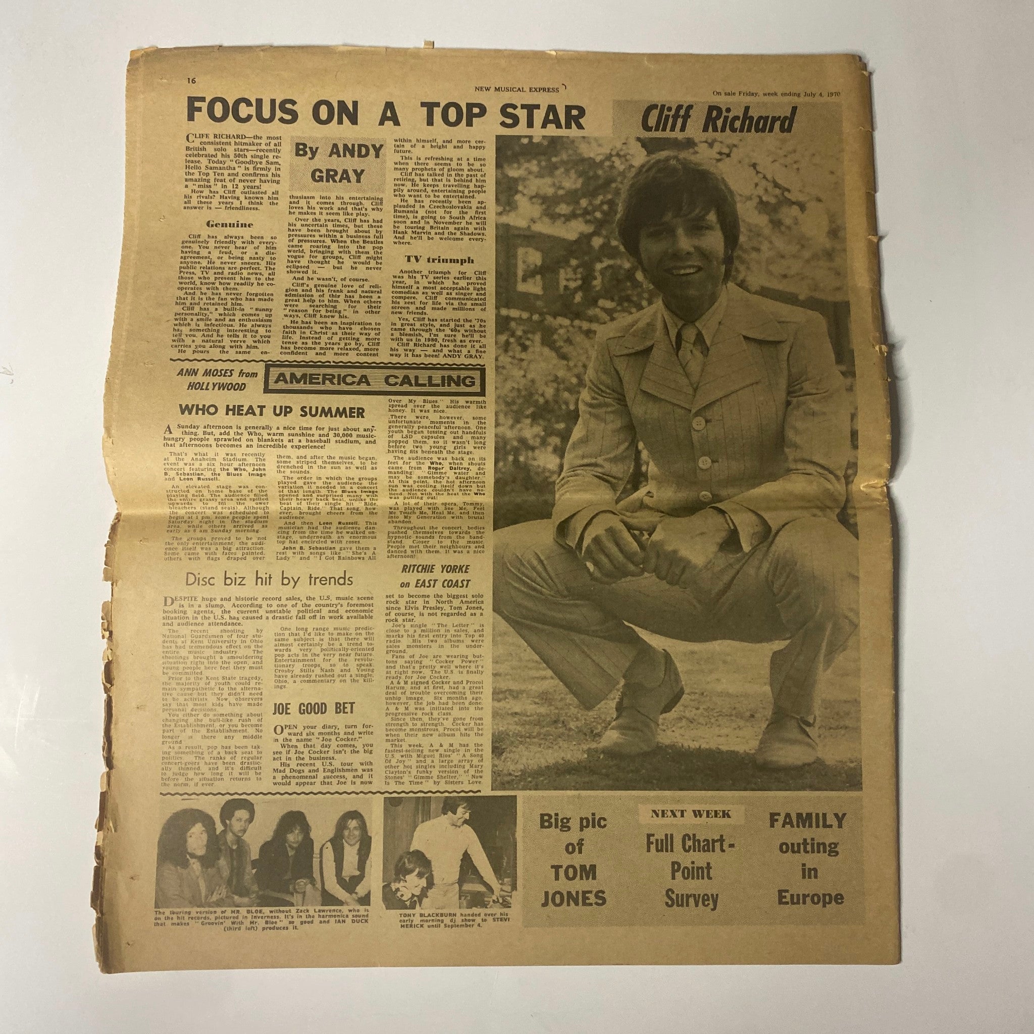 Inside page of New Musical Express Music Paper July 1970 No. 1225 with article 'Focus on a Top Star' by Andy Gray and a feature on Cliff Richard.