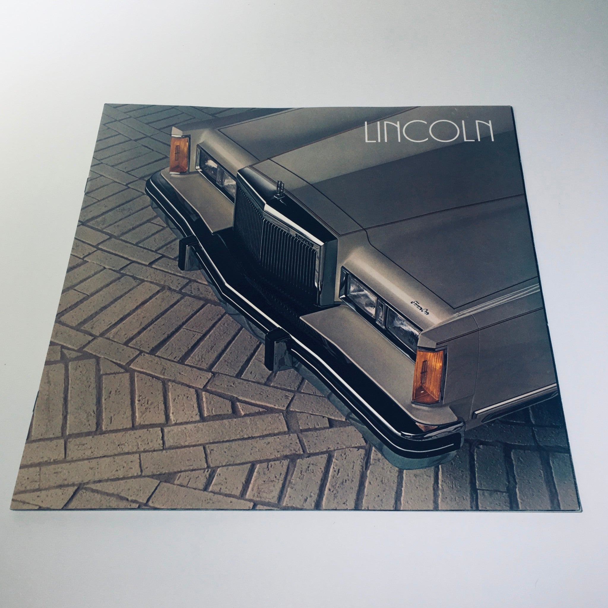 1982 Ford Lincoln Signature Series in Medium Dark Pewter Metallic Car Brochure