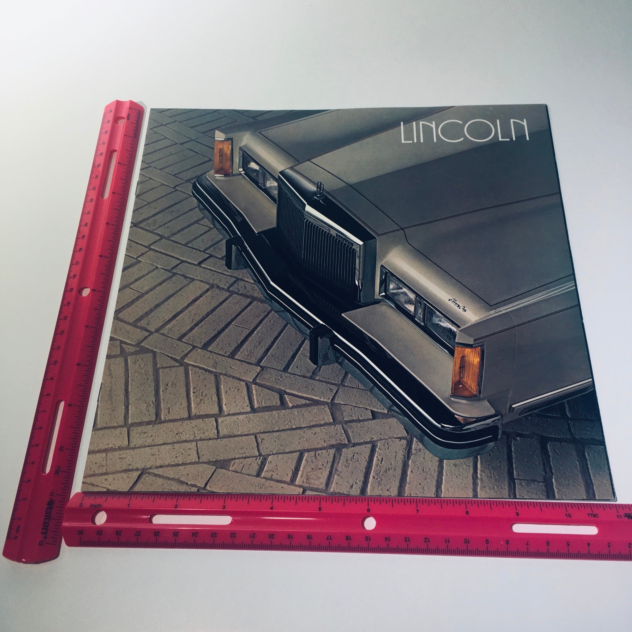 1982 Ford Lincoln Signature Series in Medium Dark Pewter Metallic Car Brochure