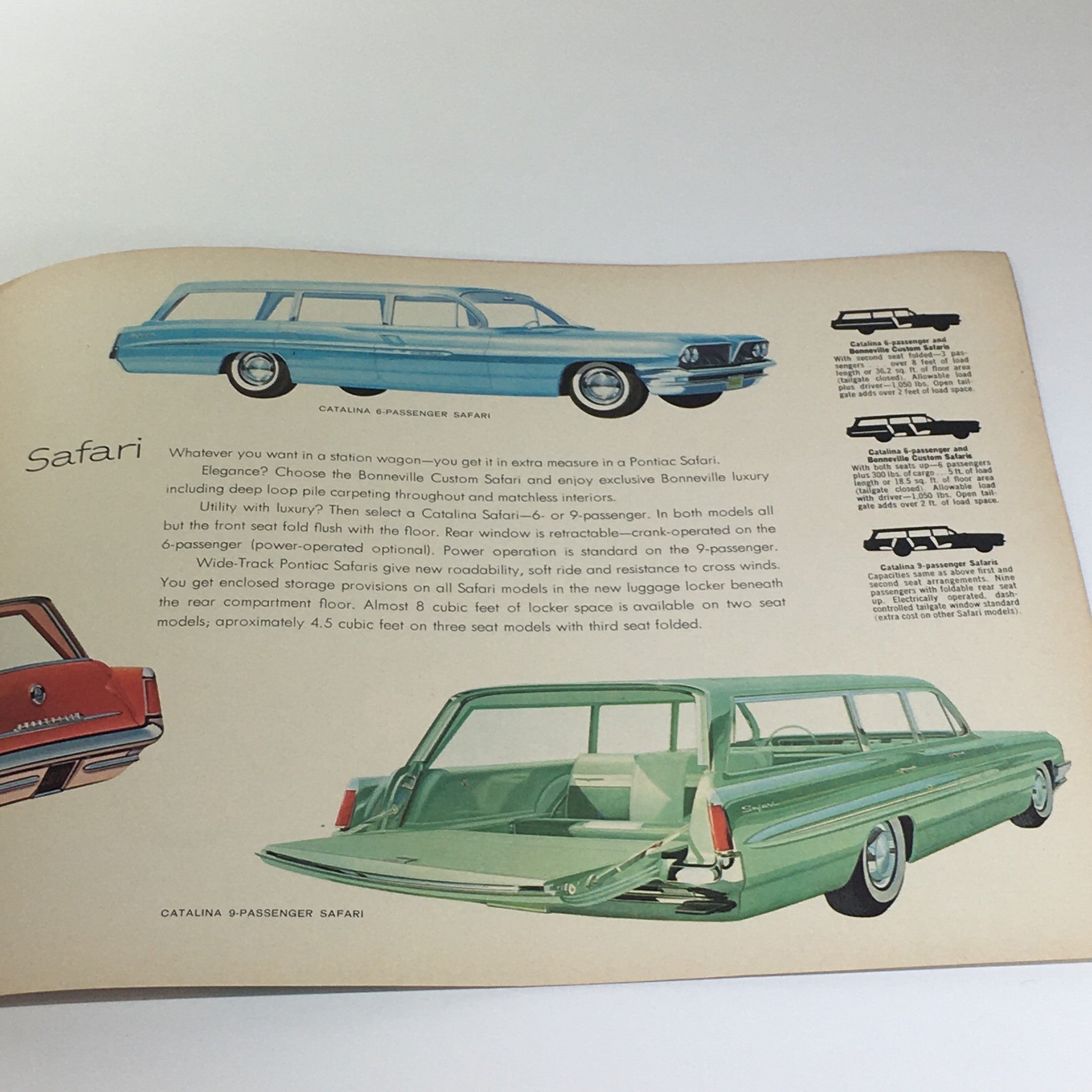 Pontiac 1961 Catalina 6 to 9-Passenger Safari Wide-Track Car Catalog Brochure