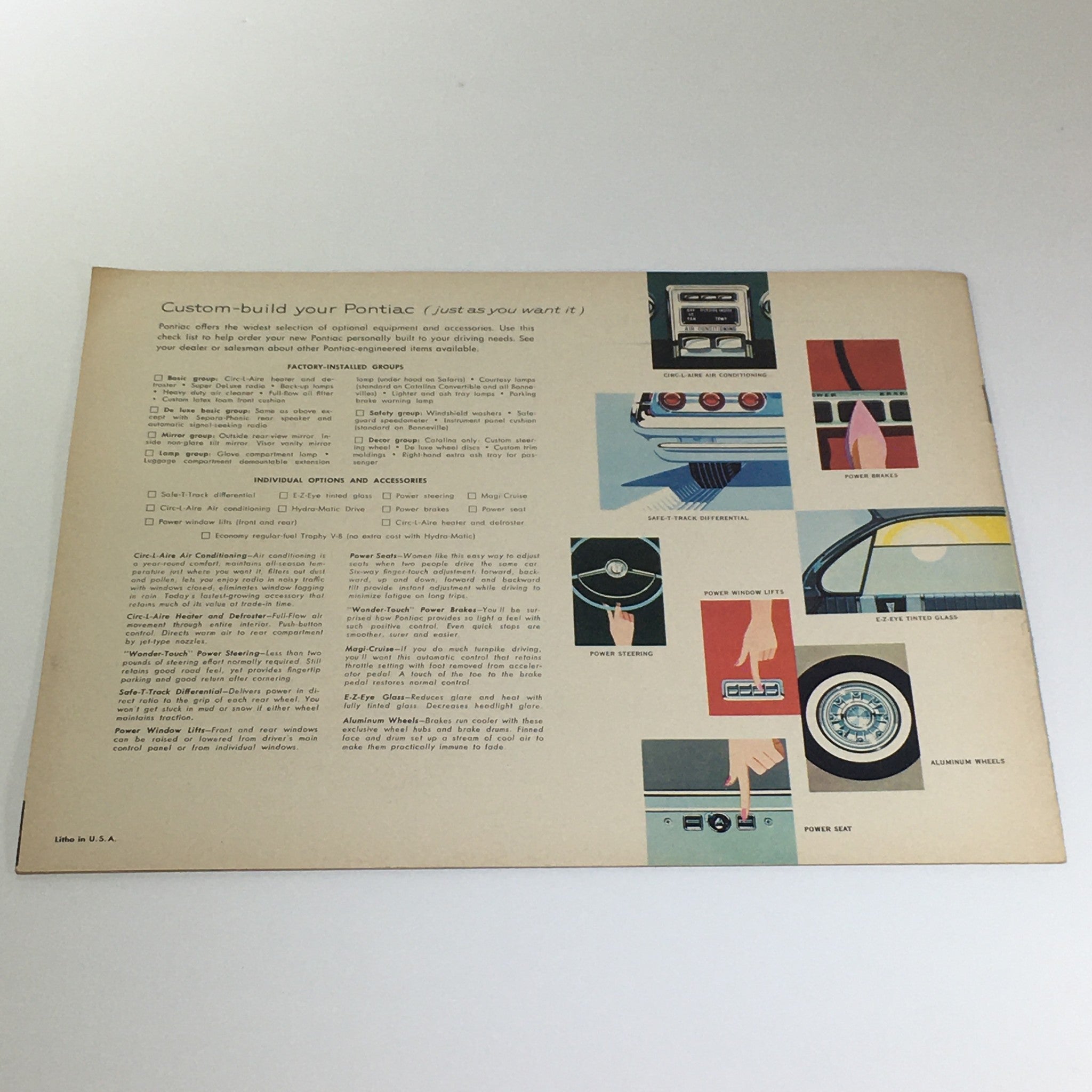 Pontiac 1961 Catalina 6 to 9-Passenger Safari Wide-Track Car Catalog Brochure