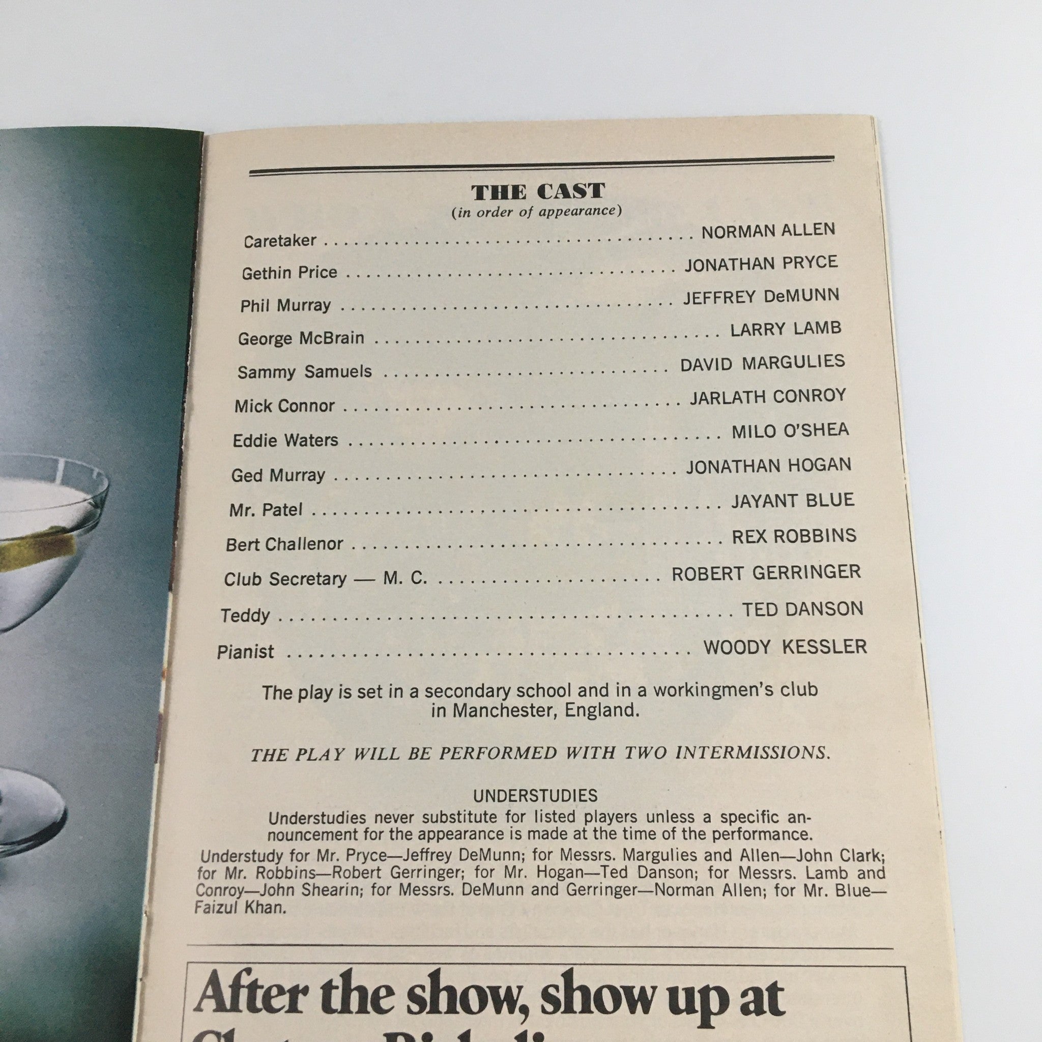 1977 Playbill The Music Box 'Comedians' Milo O'Shea, Jonathan Pryce, Rex Robbins