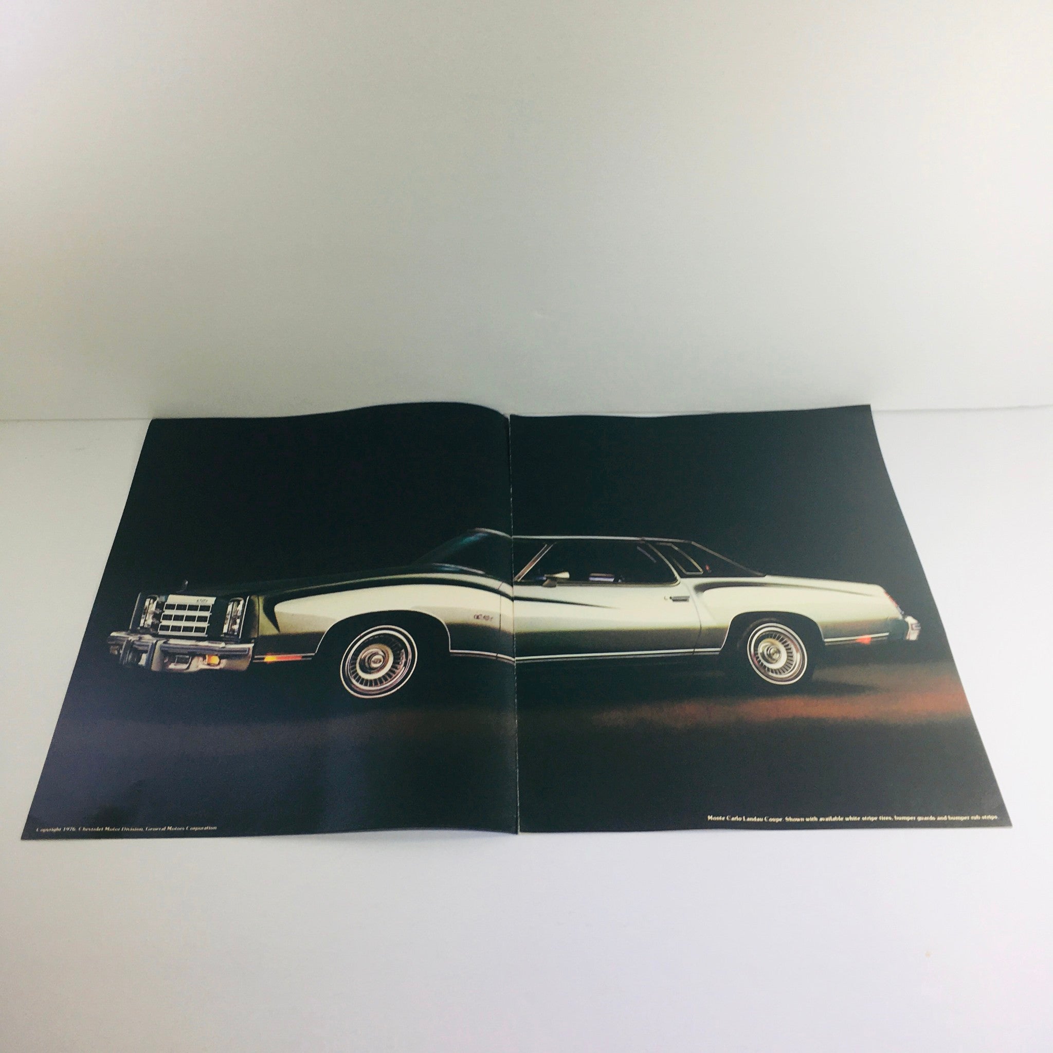 1977 Monte Carlo Chevrolet chevy car auto sales catalog Brochure vtg