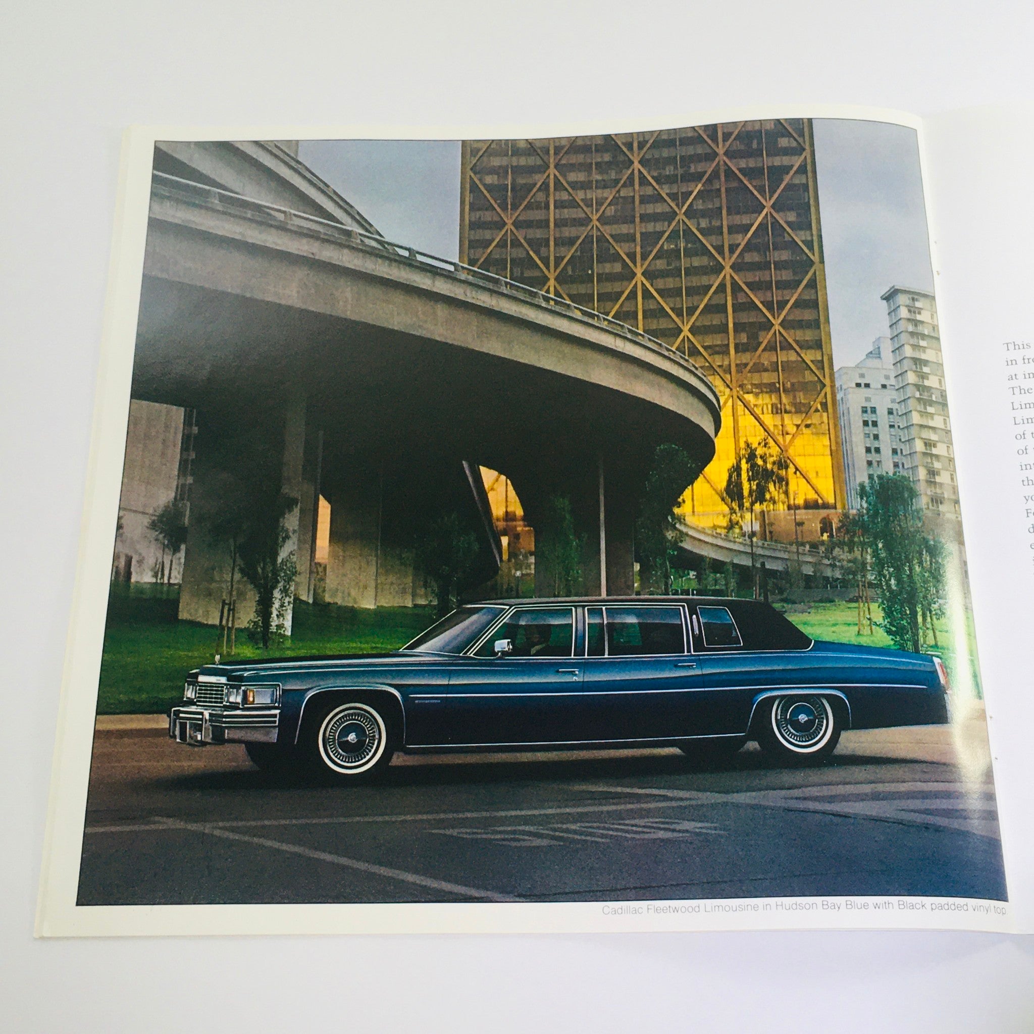 Vintage 1977 Cadillac Fleetwood Brougham/Coupe De Ville Hardtop Sedan Brochure