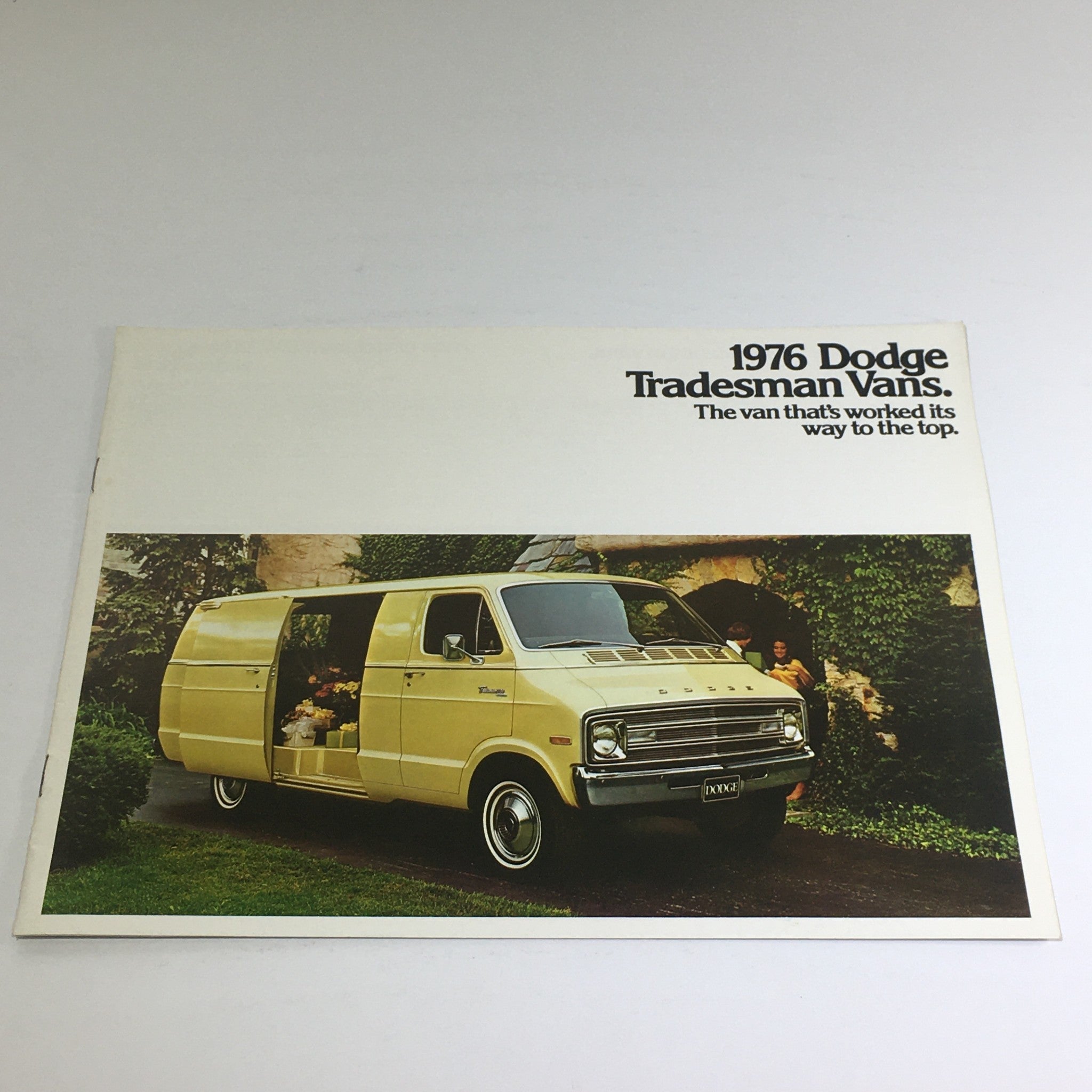 1976 Dodge Tradesman Vans Rugged 123"WB Dealership Car Auto Brochure Catalog