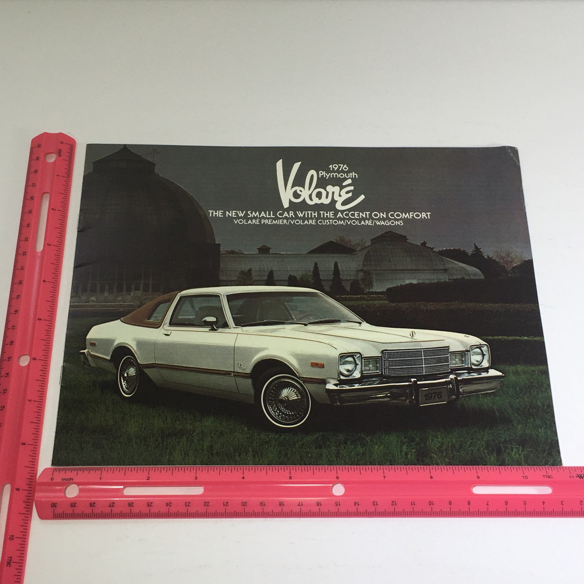 1976 Plymouth Volare Premier, Custom, Wagons Features Car Auto Brochure Catalog