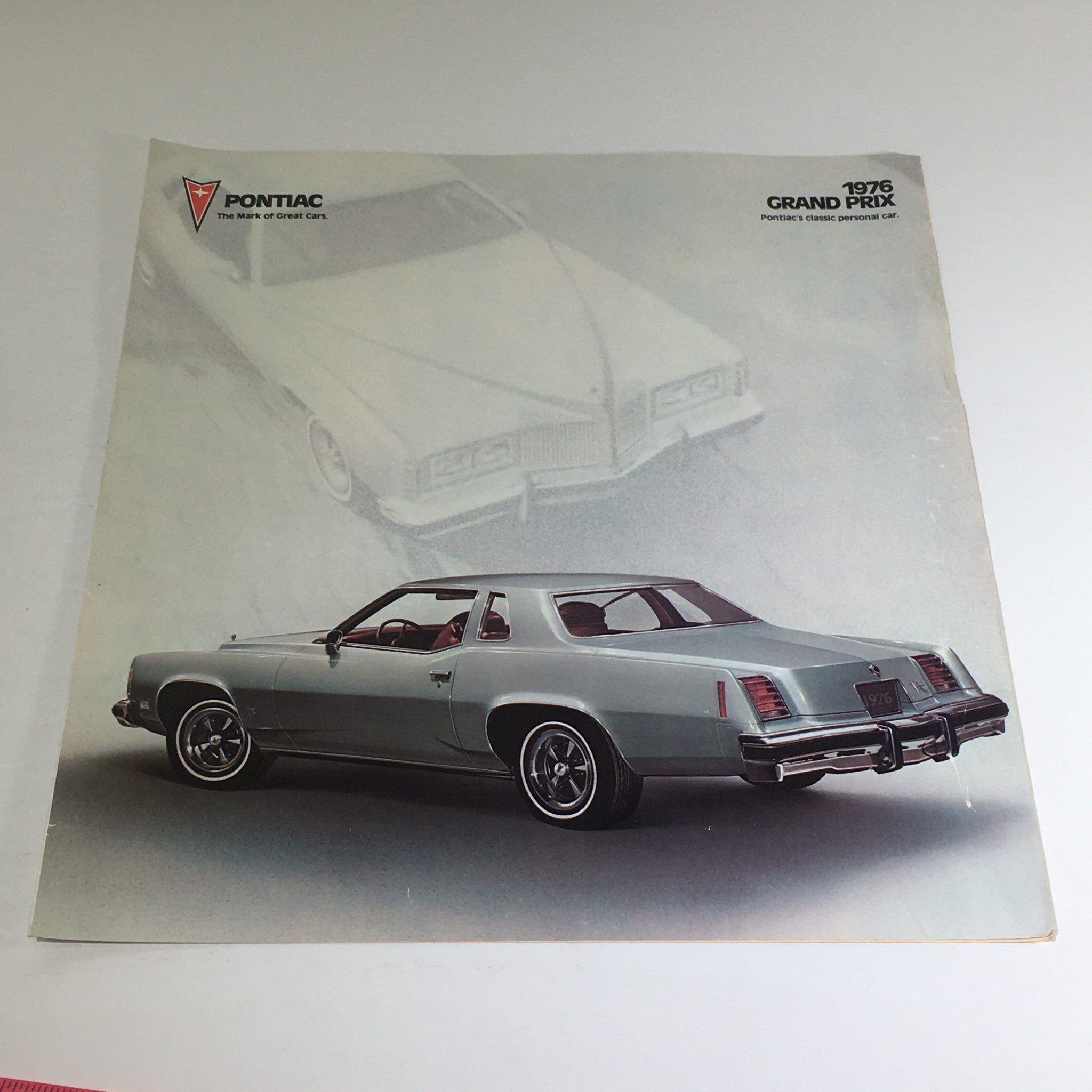 1976 Pontiac Grand Prix SJ Hardtop Dealership Car Auto Brochure Catalog