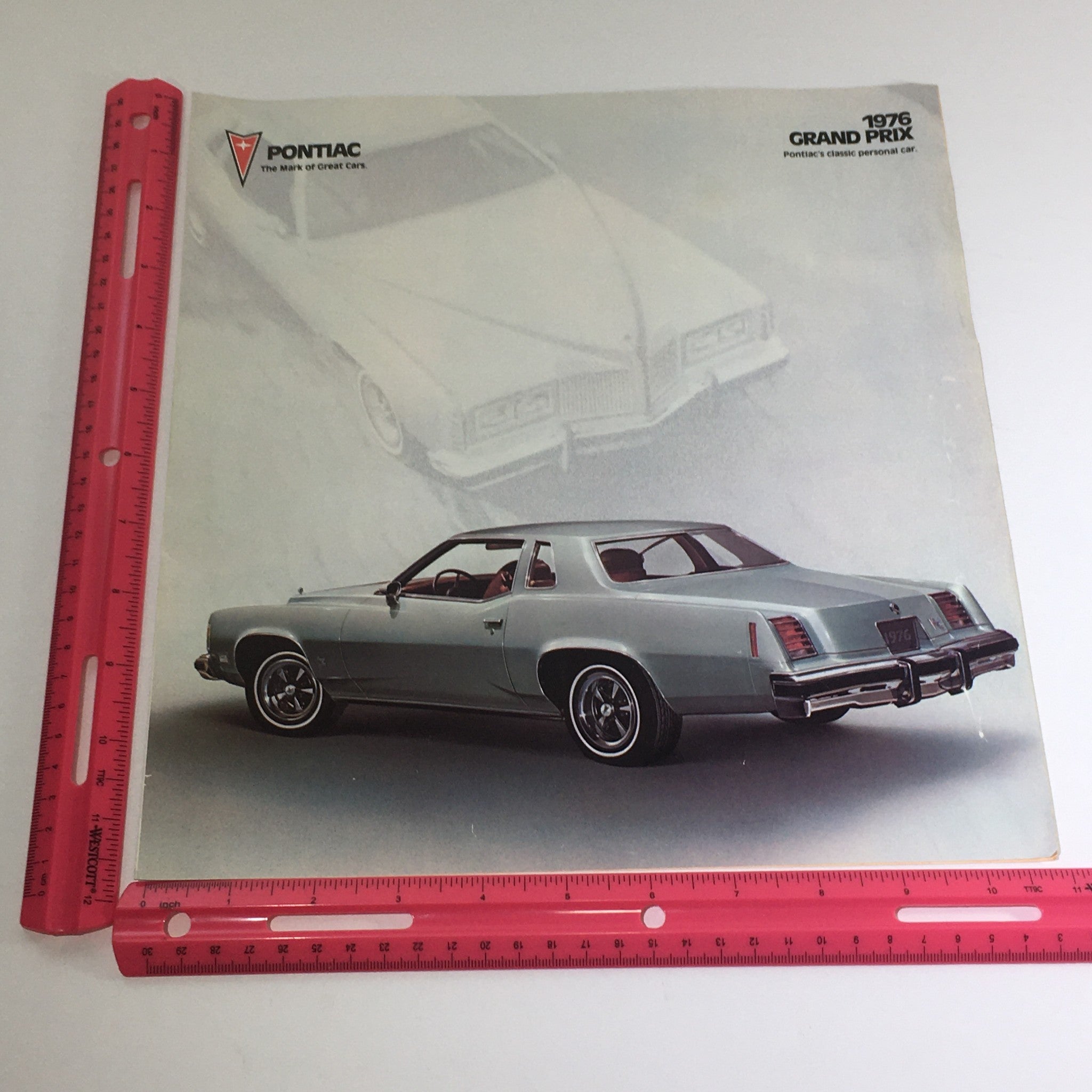 1976 Pontiac Grand Prix SJ Hardtop Dealership Car Auto Brochure Catalog