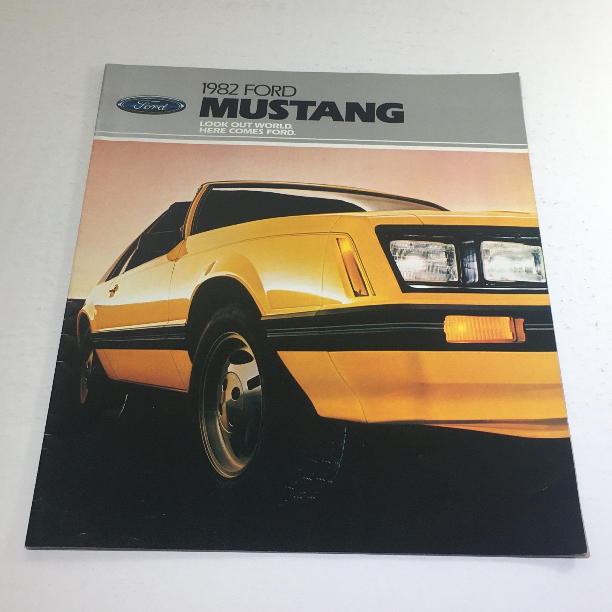 1982 Ford Mustang GL Dealership Car Auto Brochure Catalog