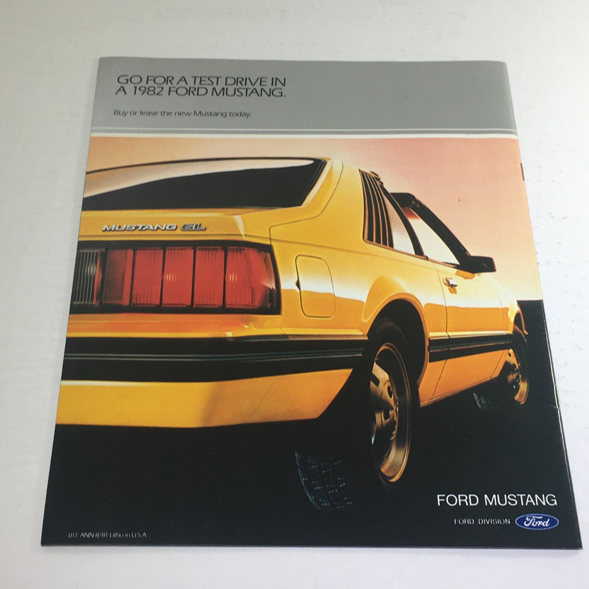 1982 Ford Mustang GL Dealership Car Auto Brochure Catalog