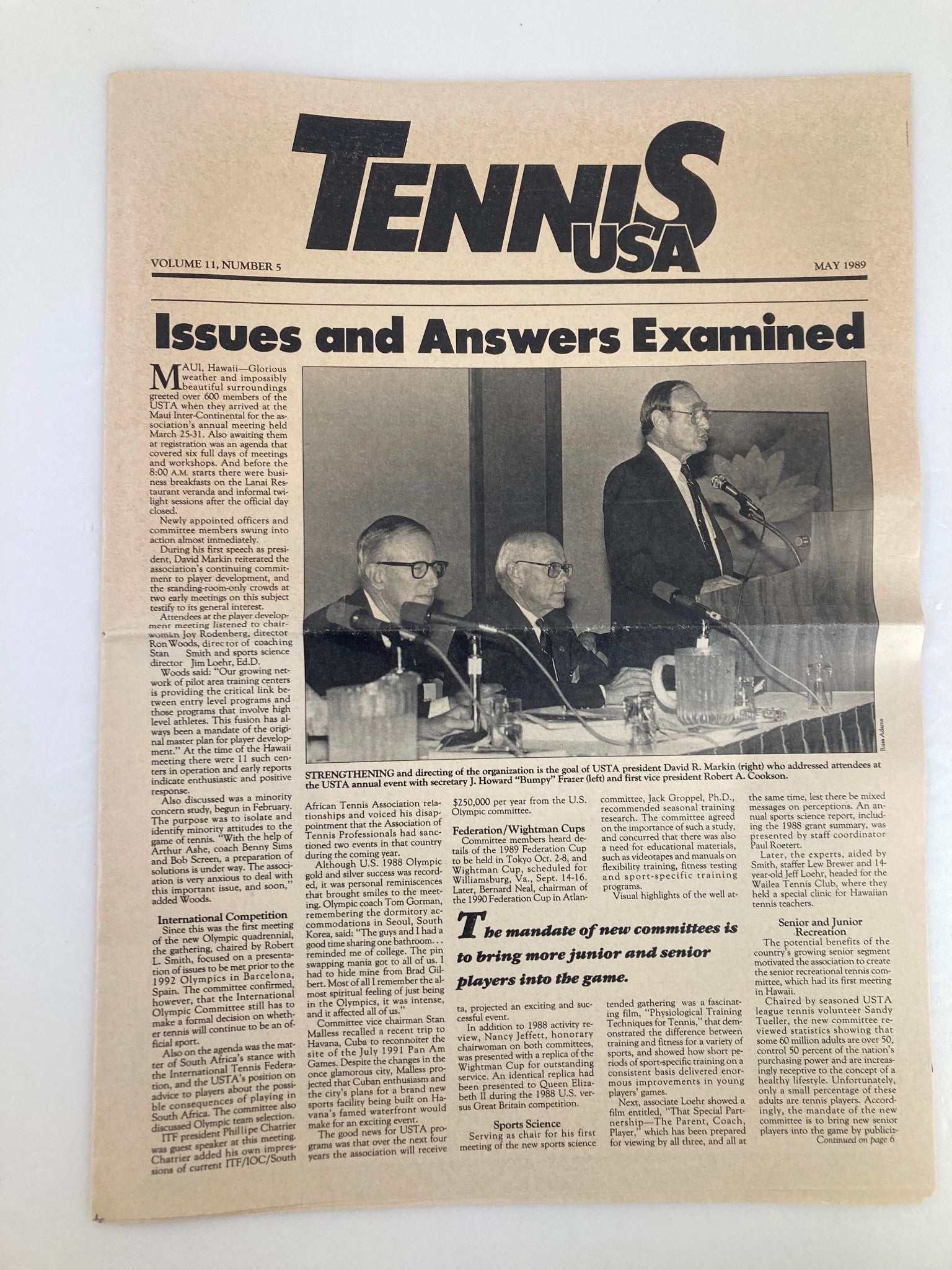 VTG Tennis USA Magazine May 1989 Vol 11 #5 cover featuring the title 'Tennis USA' and an article on 'Issues and Answers Examined' with a panel discussion photograph.