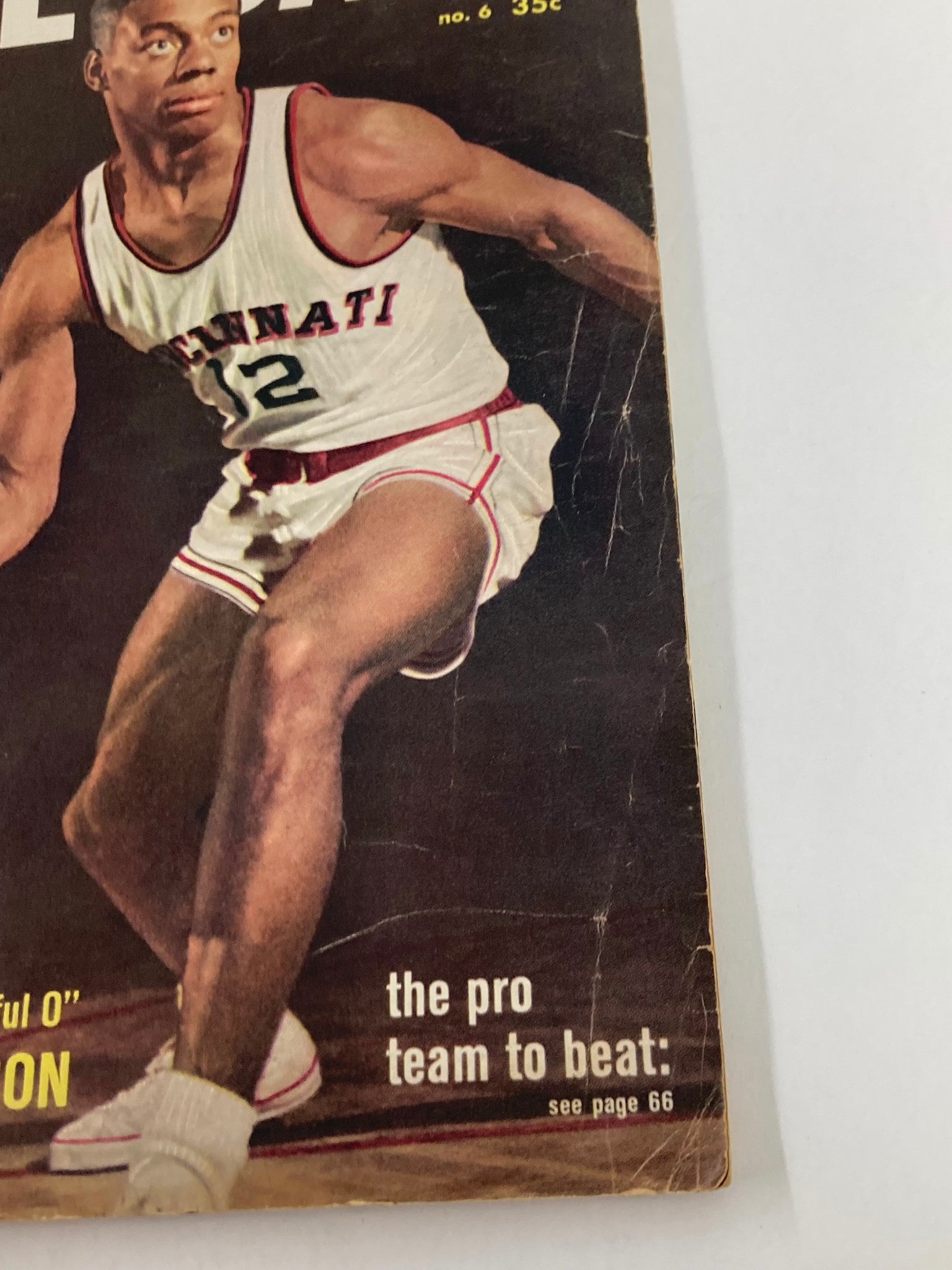 VTG Dell Sports Basketball Magazine 1959 Oscar Robertson & Boozer No Label