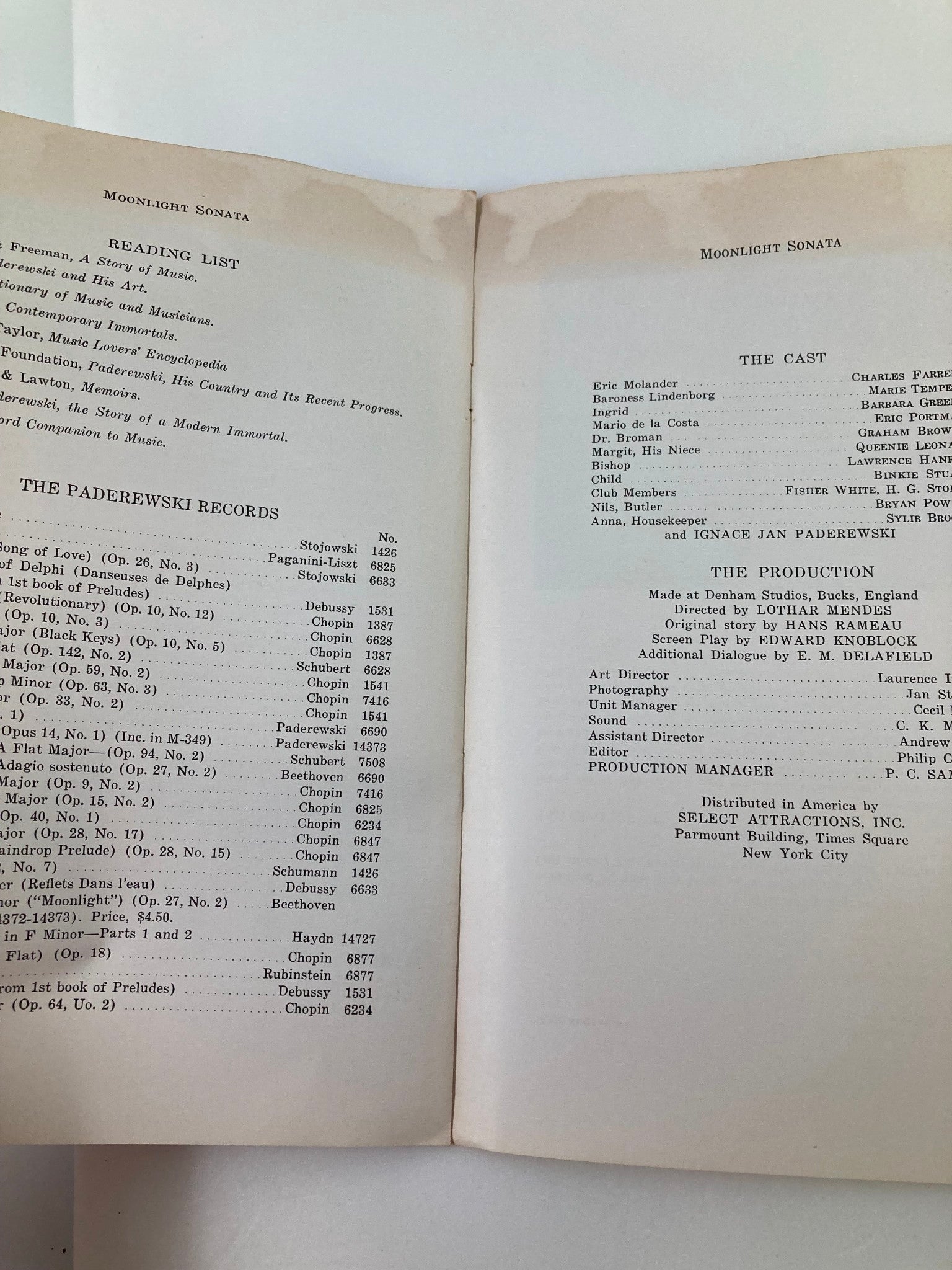 Interior page of 1939 Photoplay Studies Program Vol 5 #14 featuring a reading list and cast details for Moonlight Sonata, showcasing historical theatrical elements.