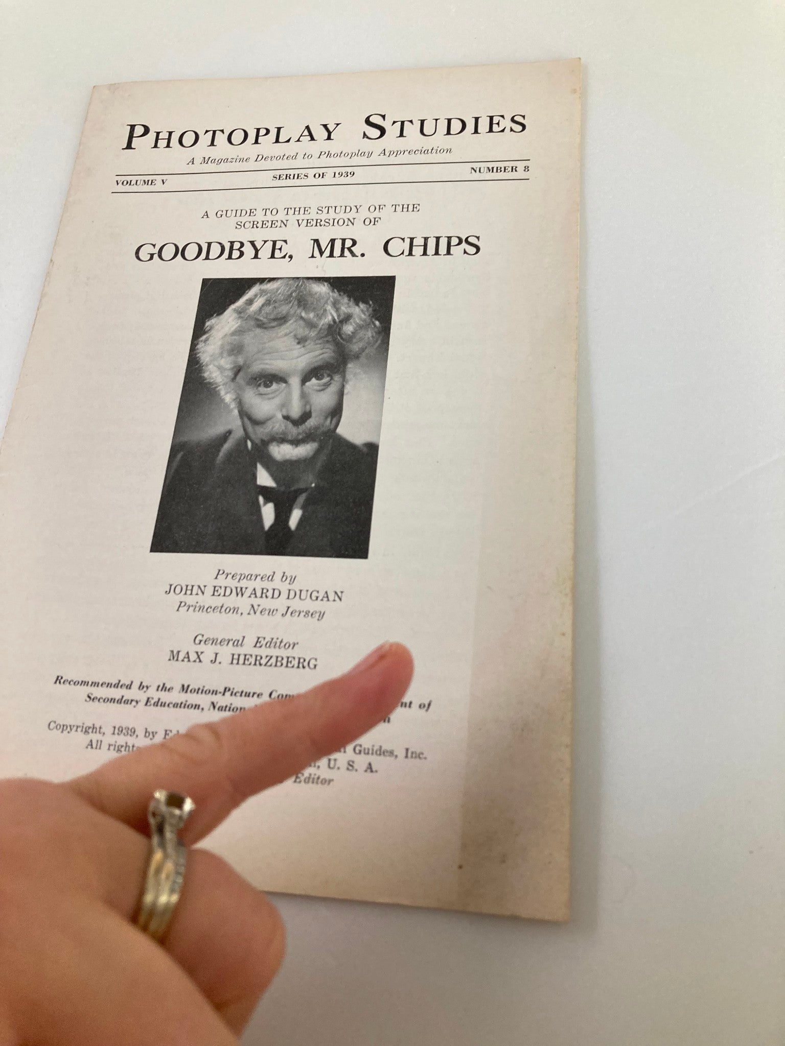 1939 Photoplay Studies Program Vol 5 #8 Goodbye, Mr. Chips by John Edward Dugan