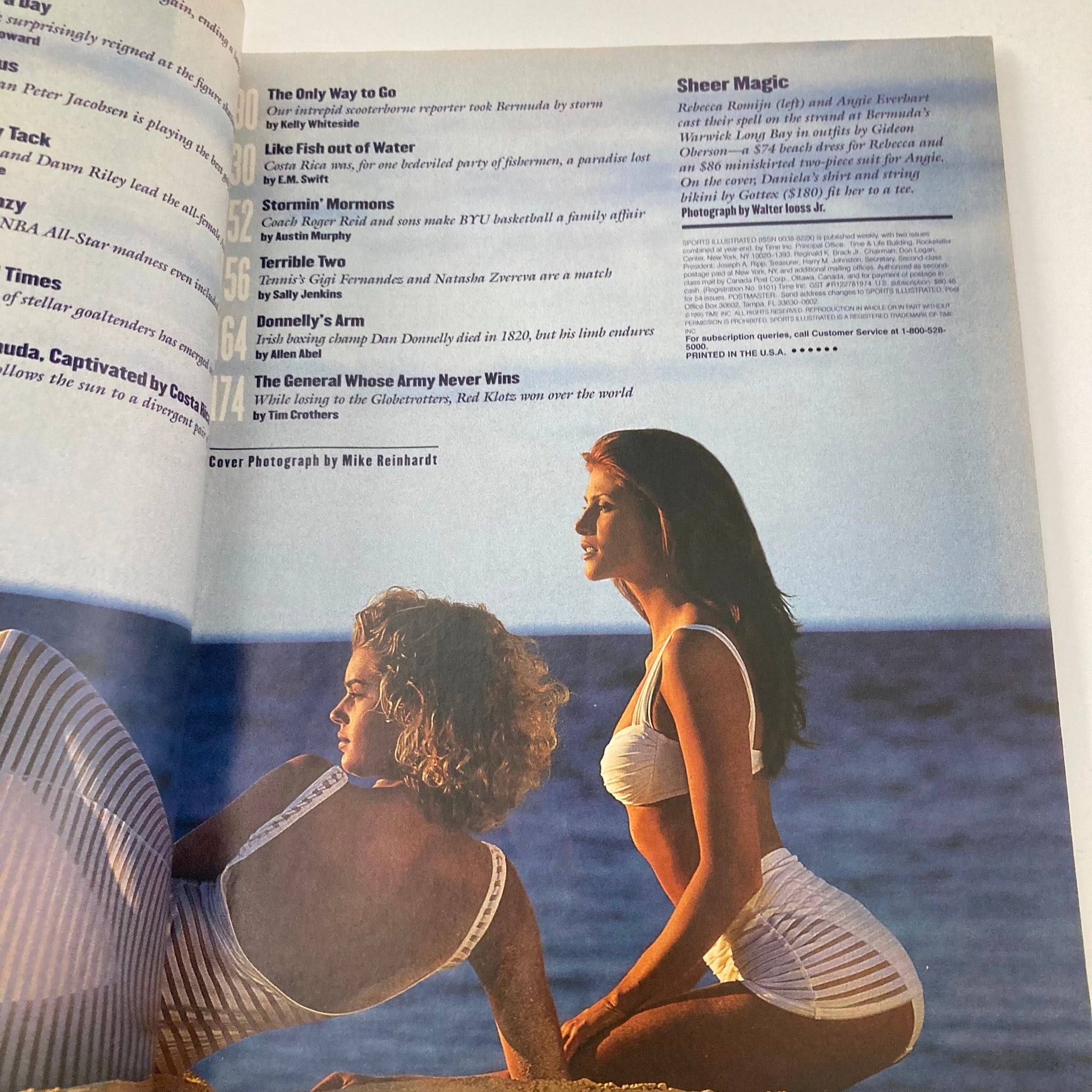 Sports Illustrated Magazine February 20 1995 Daniela Glistens in Bermuda