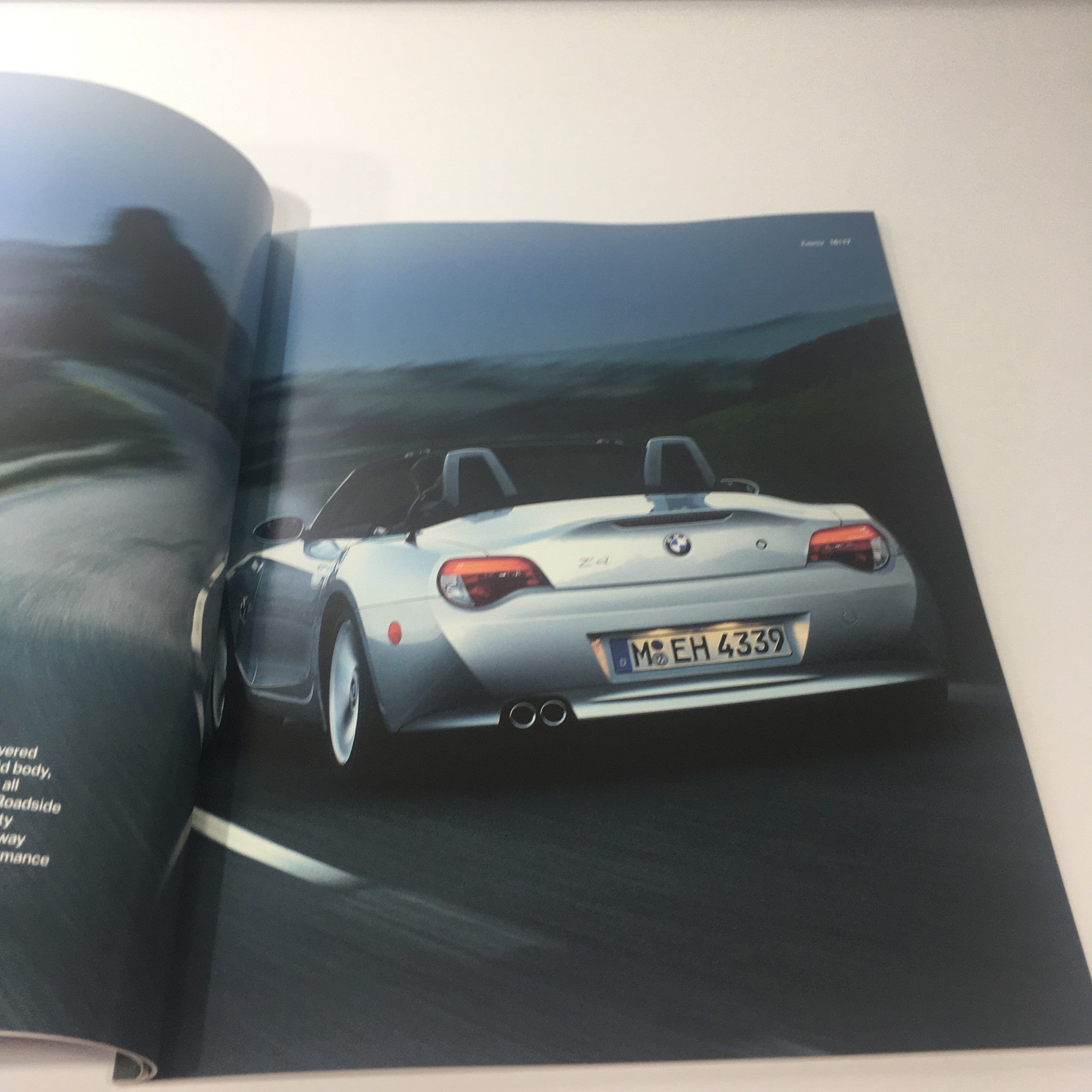 2008 BMW Z4 Roadster 3.0i 3.0si Coupe 3.0si Dealership Car Auto Brochure Catalog