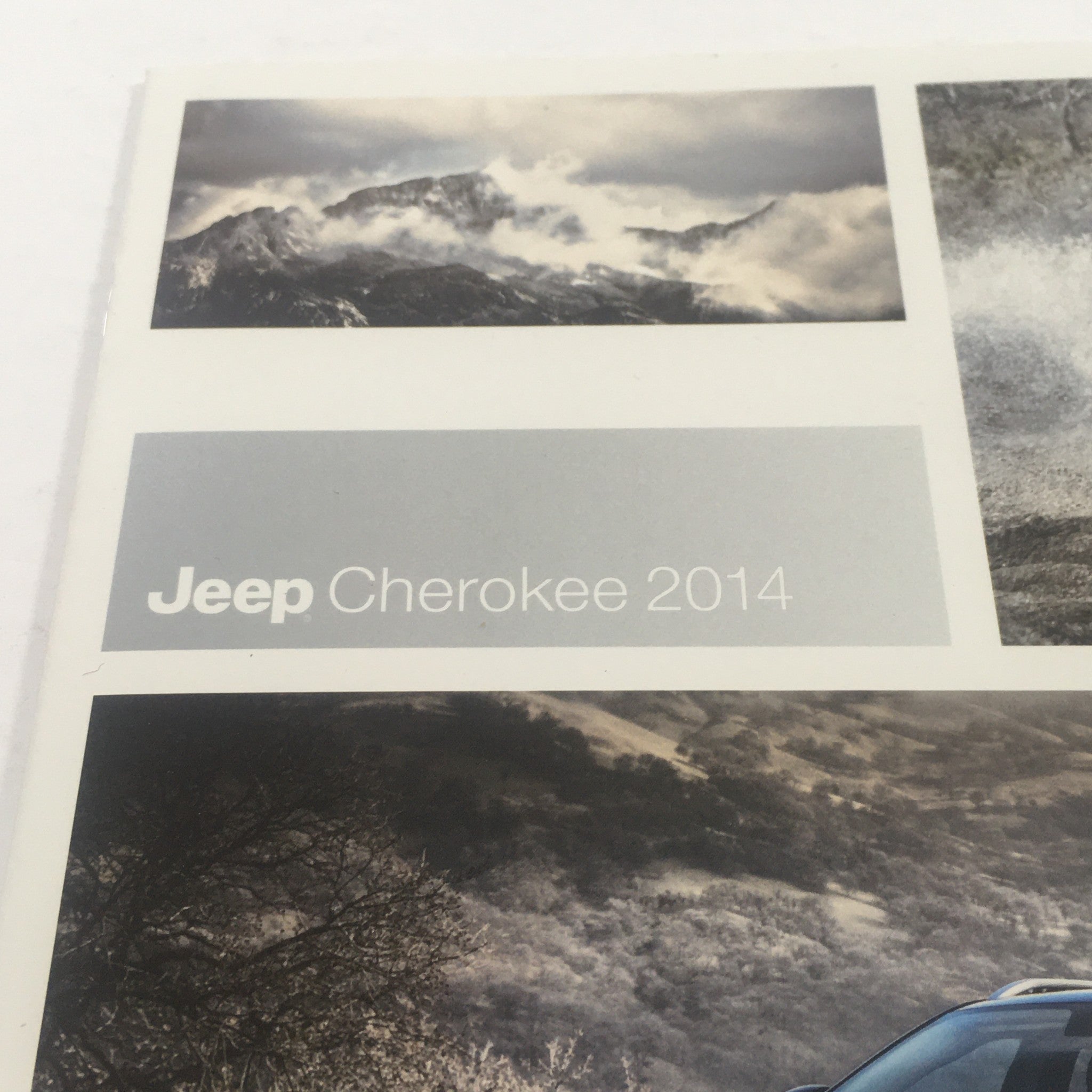 2014 Jeep Cherokee 4x4 Dealership Car Auto Brochure Catalog