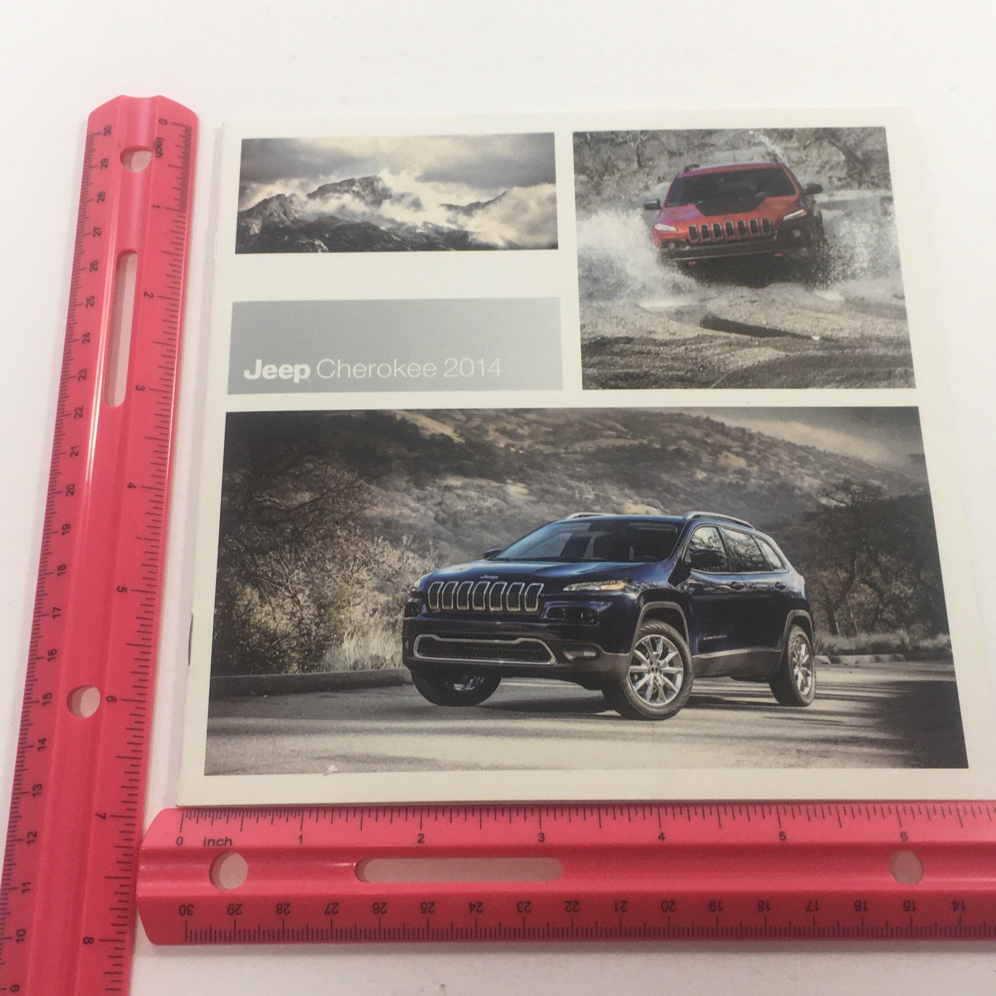 2014 Jeep Cherokee 4x4 Dealership Car Auto Brochure Catalog