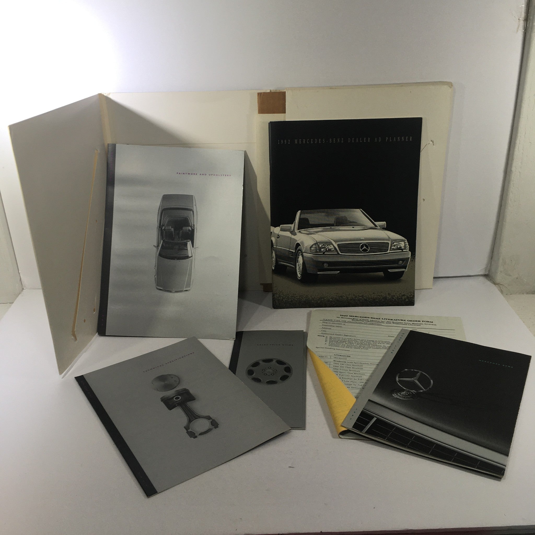 1992 Mercedes-Benz Literature Order Form Dealership Car Auto Brochure Catalog