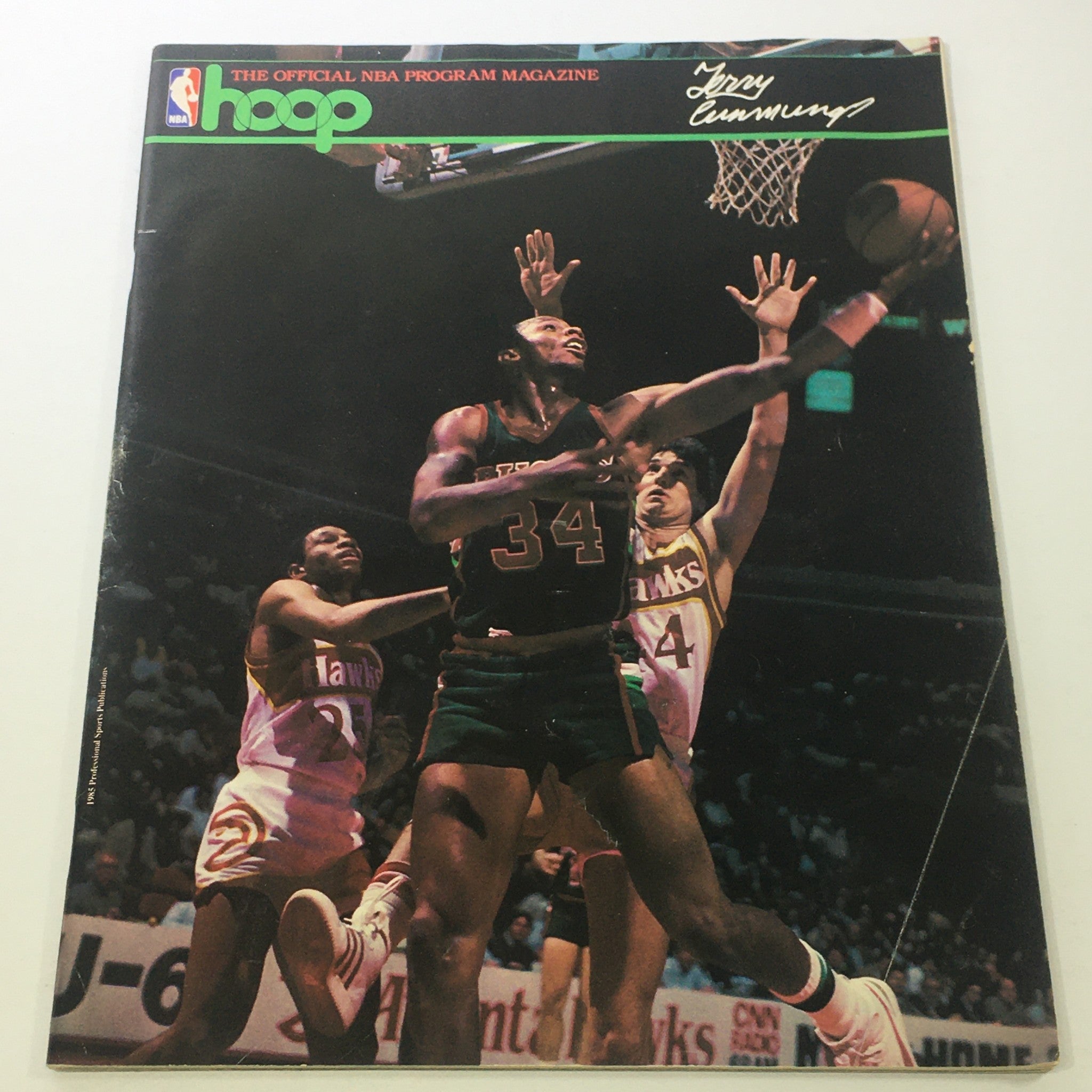 Hoop NBA Magazine: 1980s - Milwaukee Bucks' Terry Cummings Signature - No Label