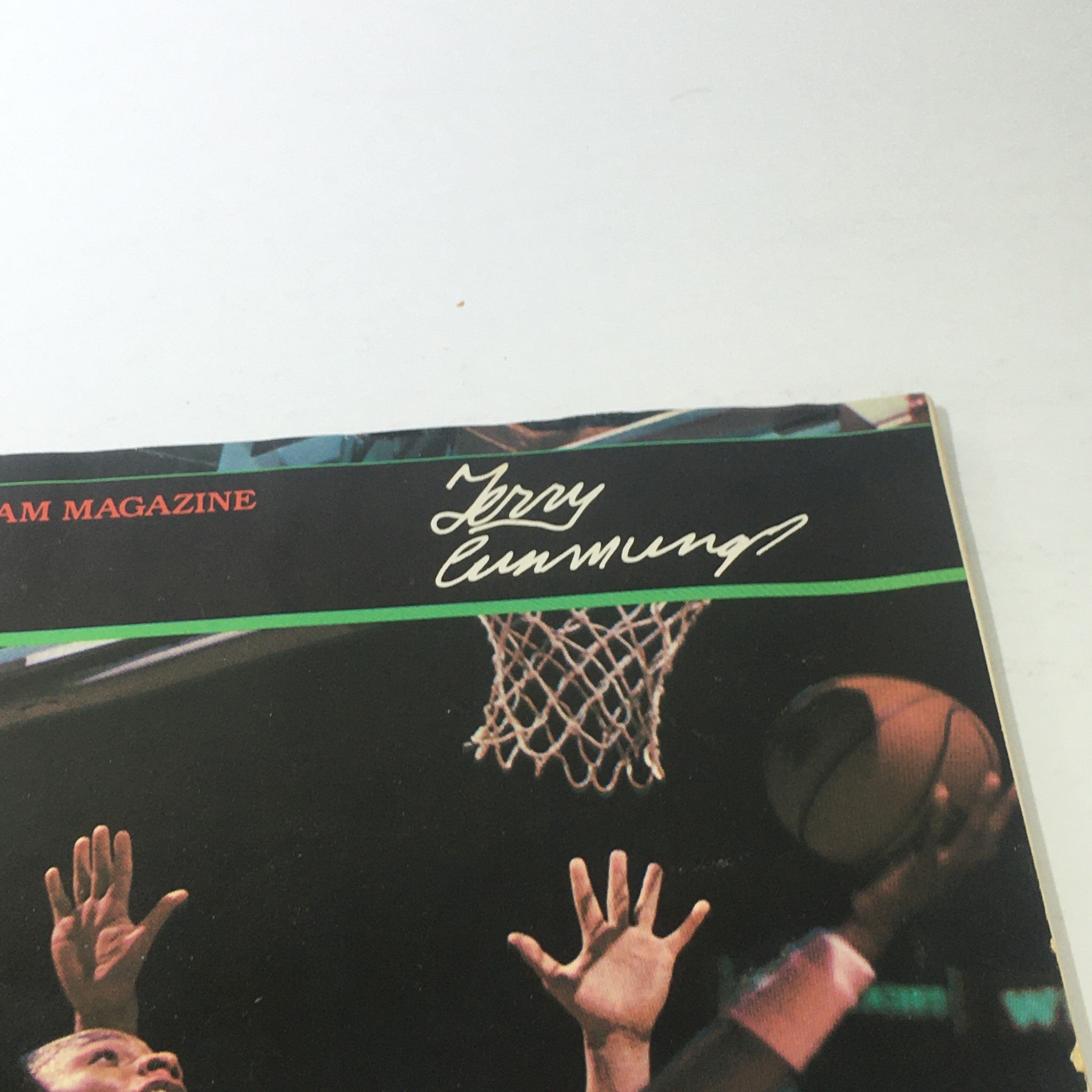 Hoop NBA Magazine: 1980s - Milwaukee Bucks' Terry Cummings Signature - No Label