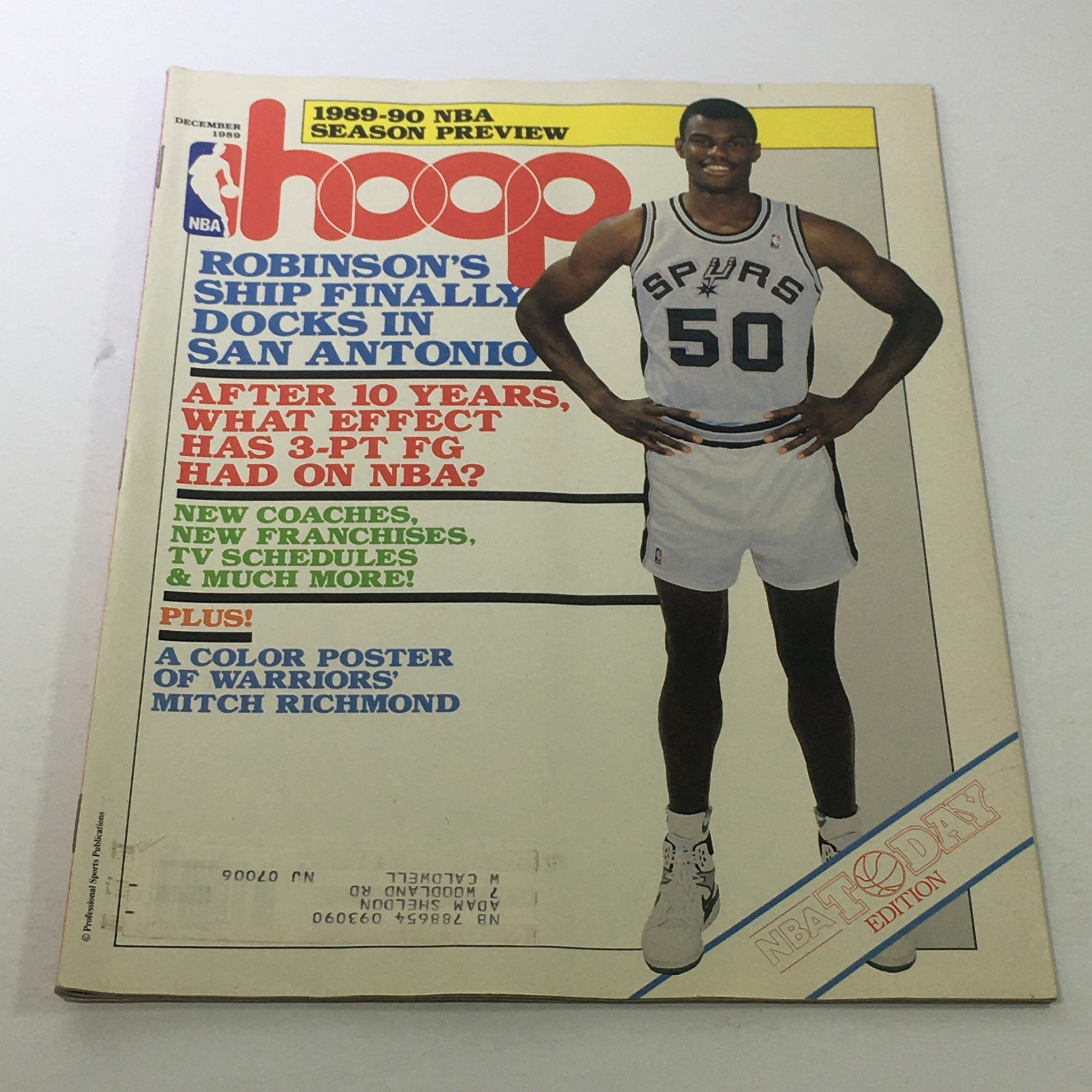 Hoop NBA Magazine: December 1989 - David Robinson Ship Finally Docks