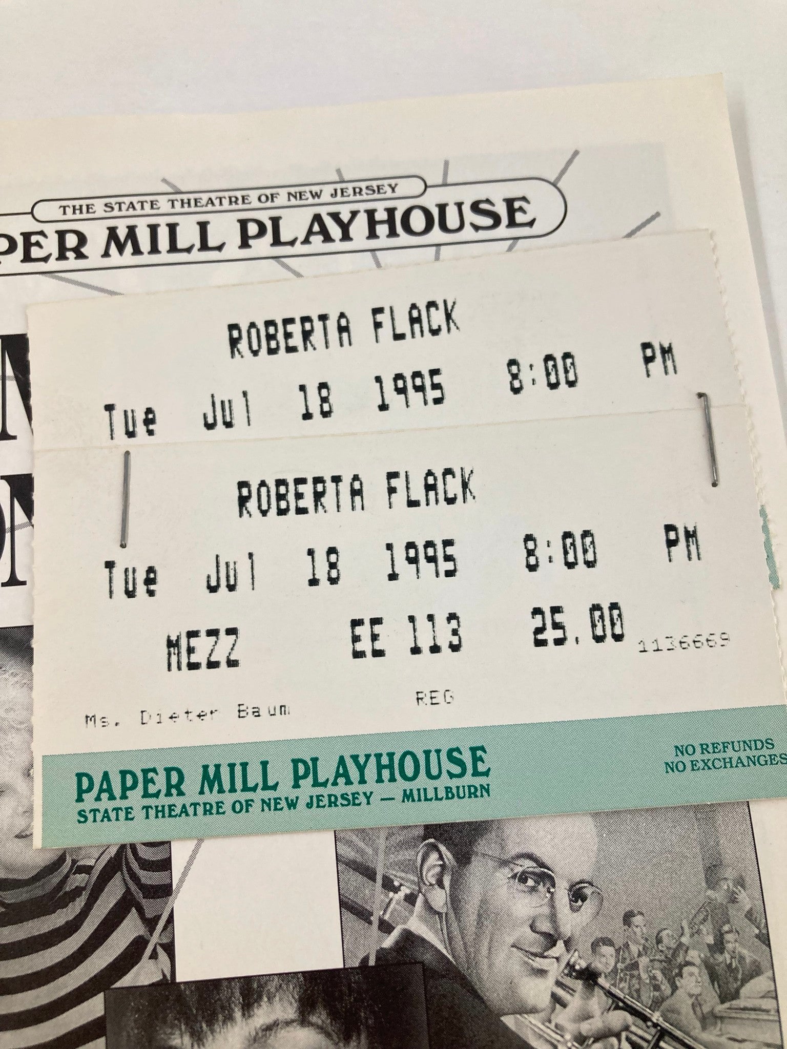 1995 Program Paper Mill Playhouse State Theatre of N.J. Presents Roberta Flack