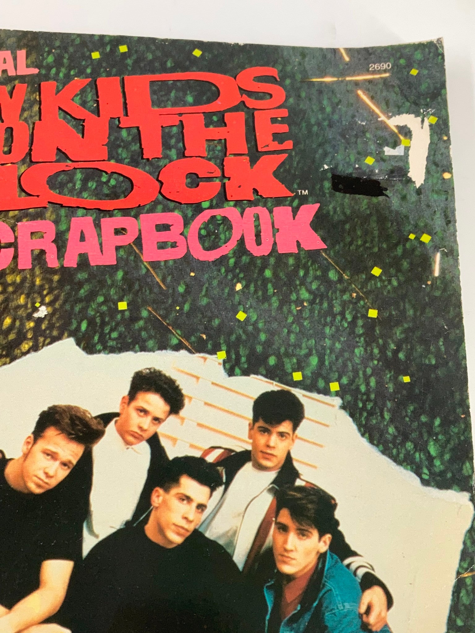 1989 Official New Kids on The Block Bonus Scrapbook