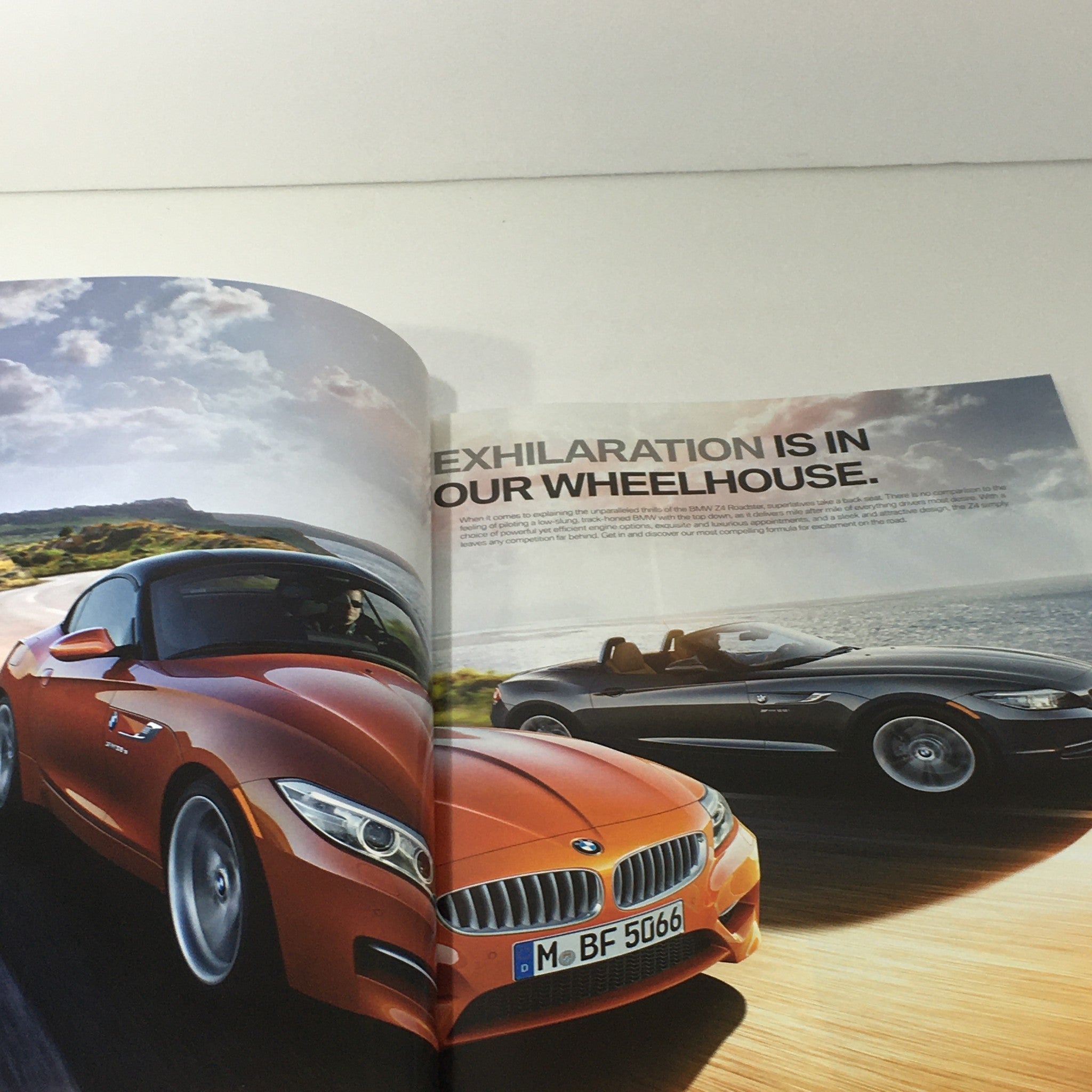 2014 BMW Z4 Roadster Dealership Car Auto Brochure Catalog