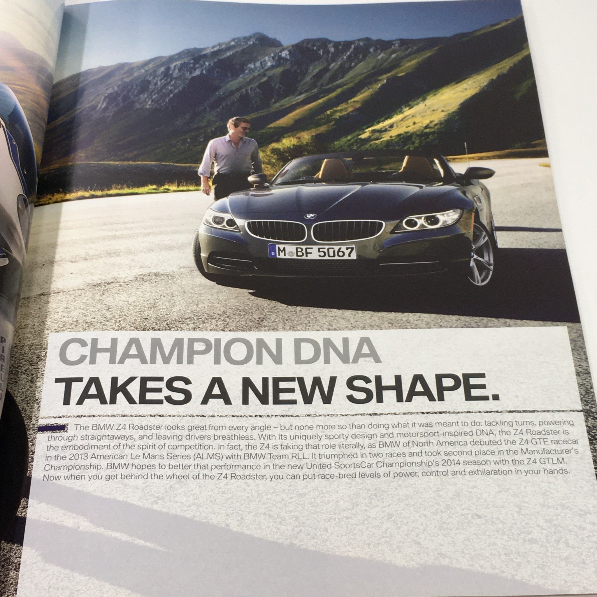 2014 BMW Z4 Roadster Dealership Car Auto Brochure Catalog