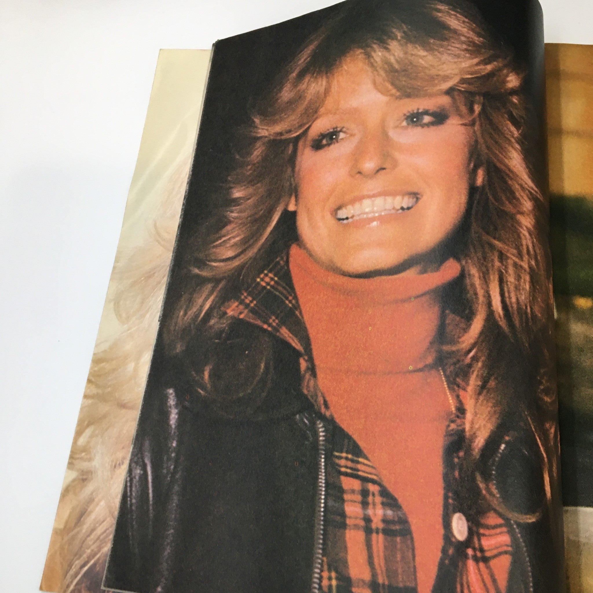 VTG TV Superstar Magazine October 1977 Farrah Fawcett Photo Album No Label