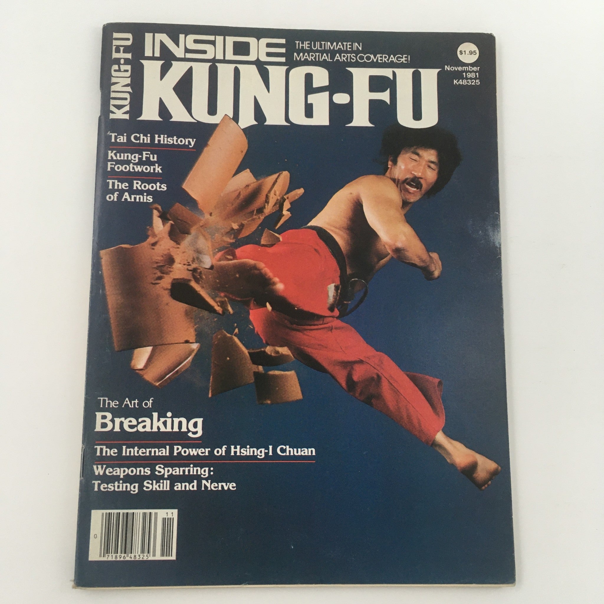 Front cover of VTG Inside Kung-Fu Magazine November 1981 showcasing 'The Art of Breaking', with an athlete demonstrating breaking techniques and topics on Hsing-I Chuan and Weapons Sparring.