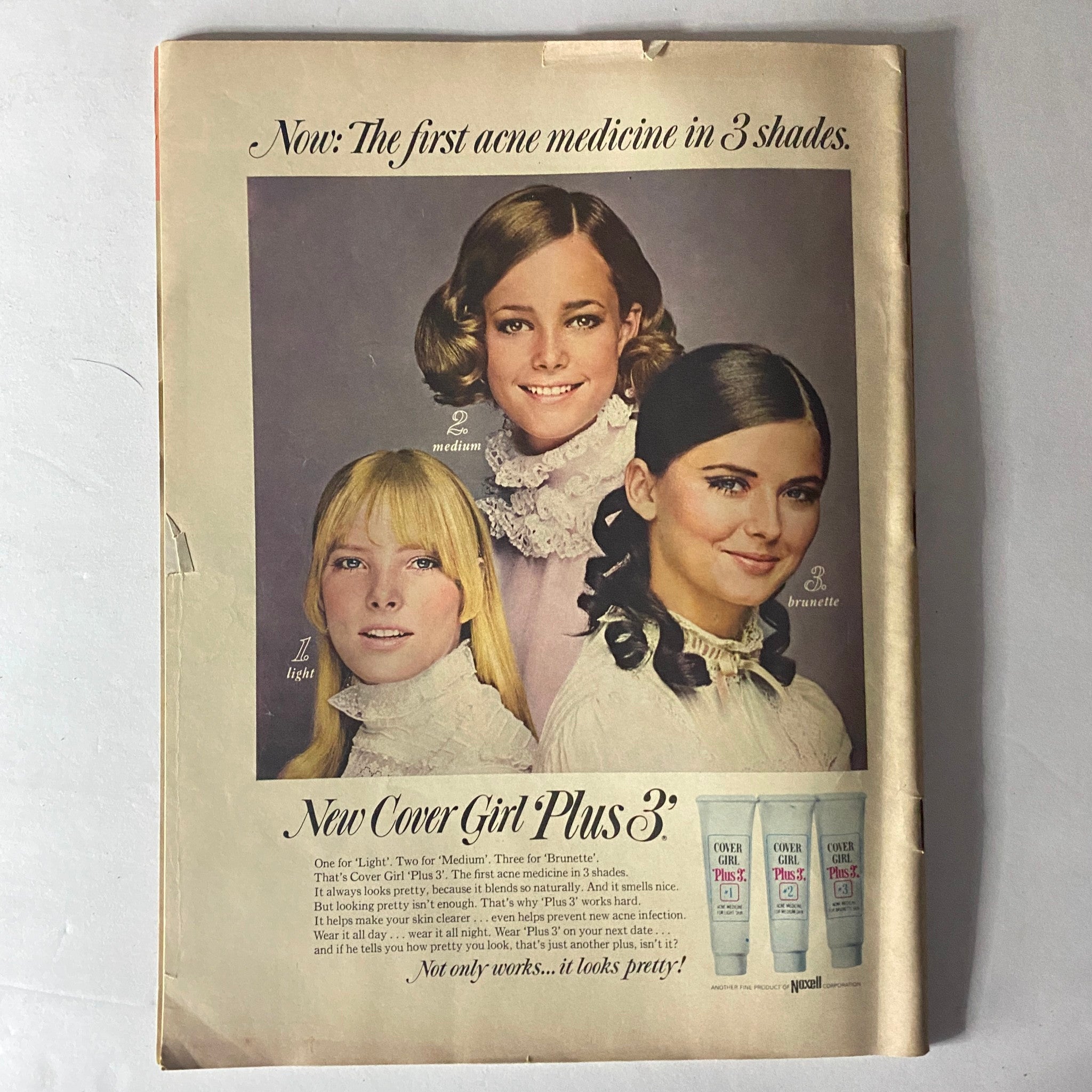 American Girl Magazine December 1968 First Heartbreak, Loni Stinnett No Label