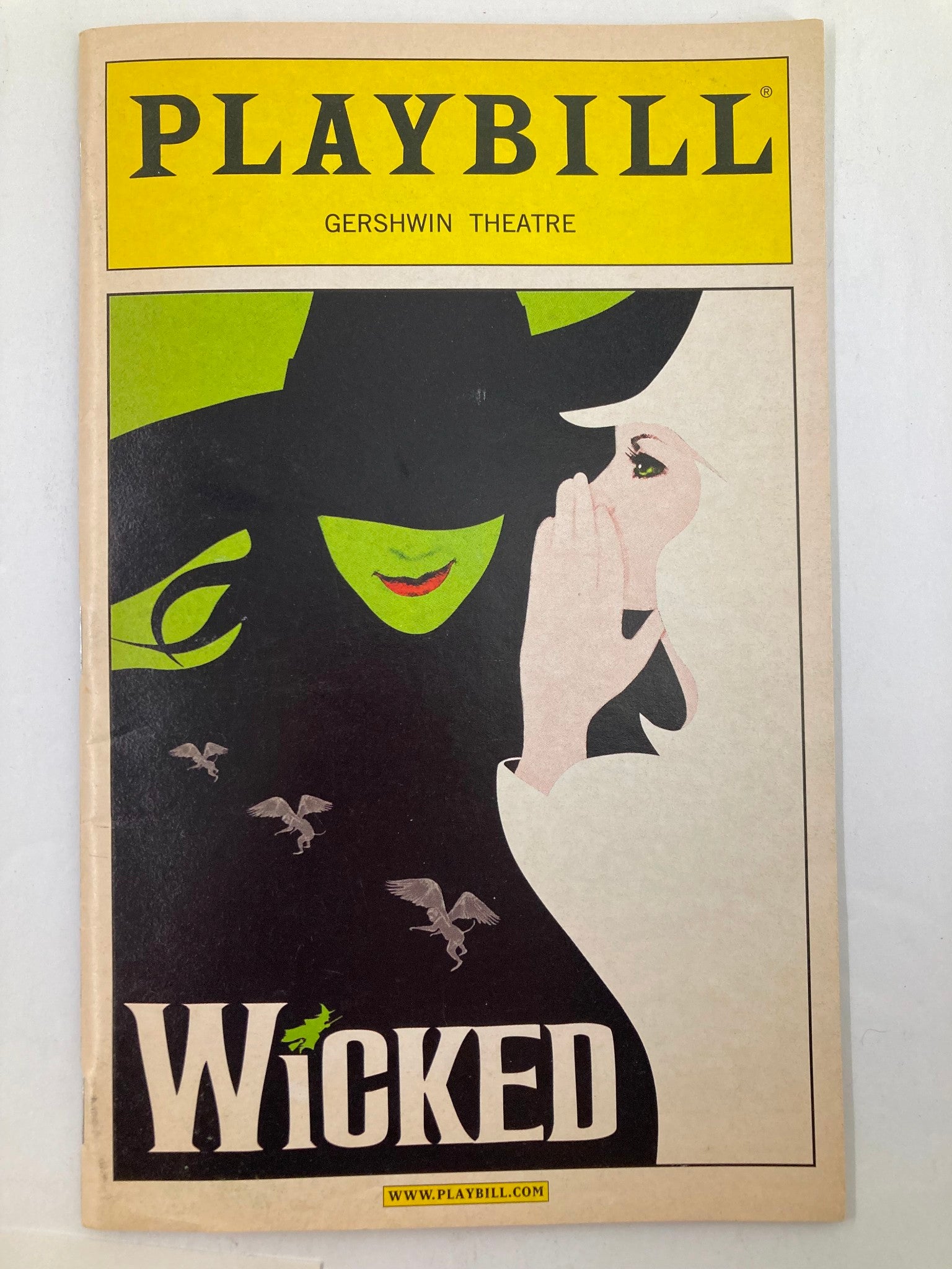 2004 Vol 120 #8 Playbill Gershwin Theatre Idina Menzel in Wicked