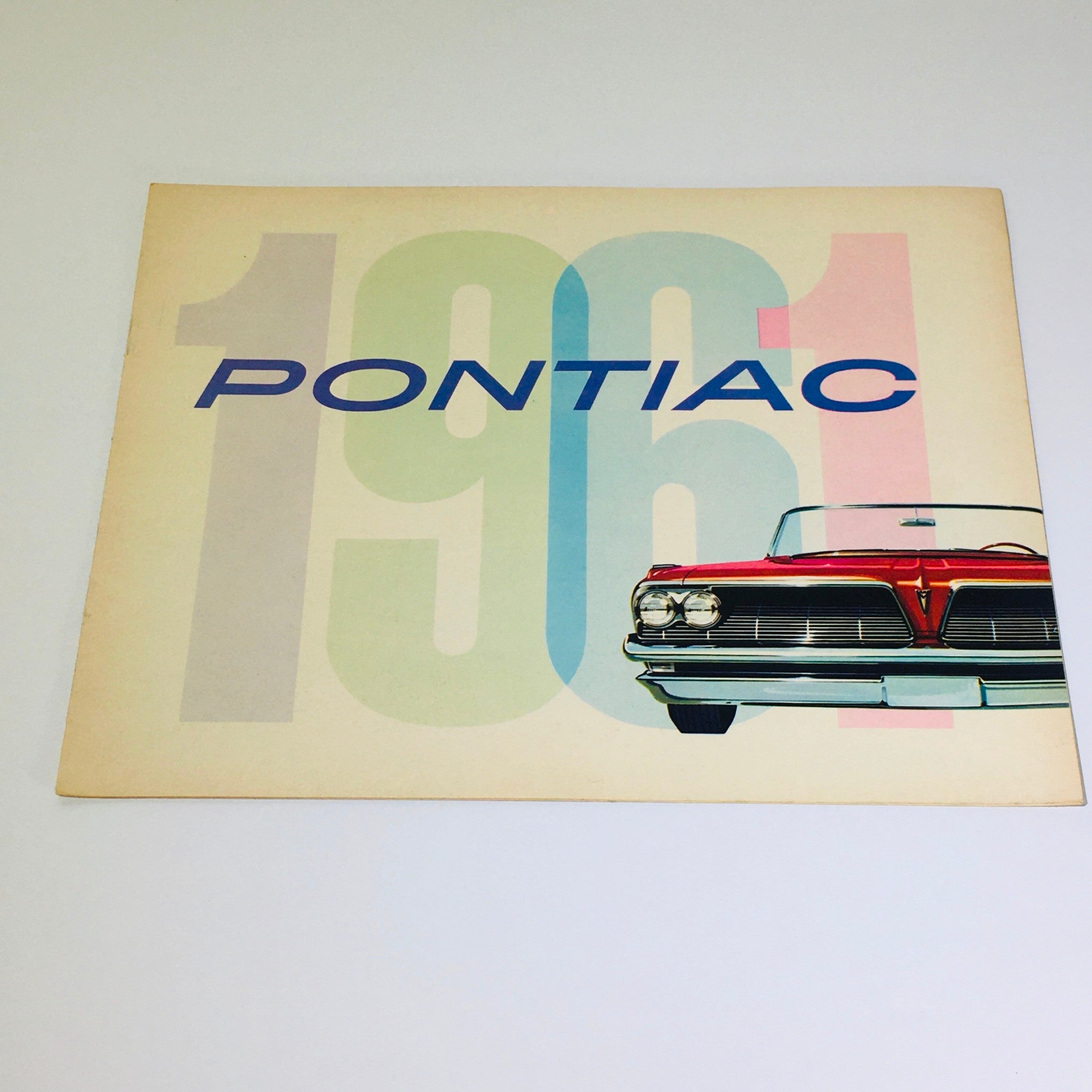 Vtg 1961 Pontiac Catalina Sports Coupe V-8 Engine lg 28 pg auto Car Brochure