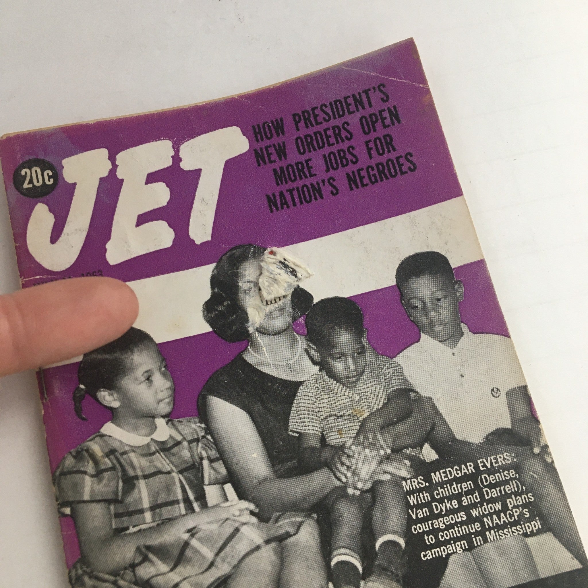 Jet Magazine July 11 1963 Widow Mrs. Medgar Evers with Children No Label