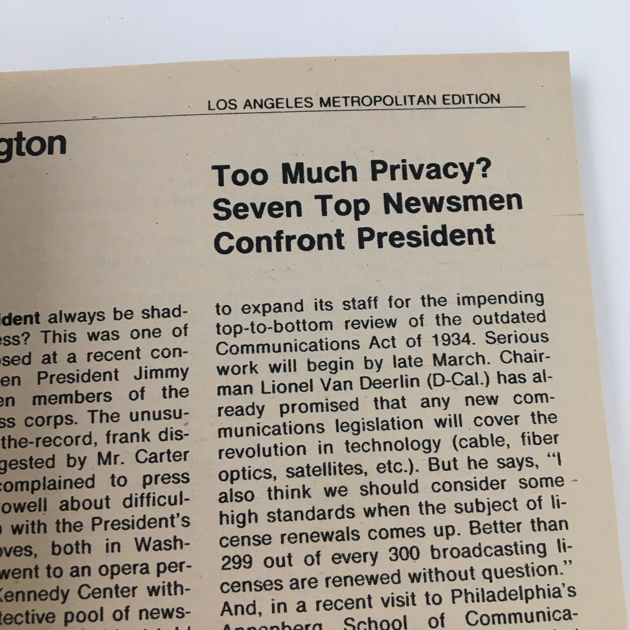 Article in the TV Guide Magazine March 5 1977 discussing the impact of top newsmen confronting the President, part of the L.A. Edition.