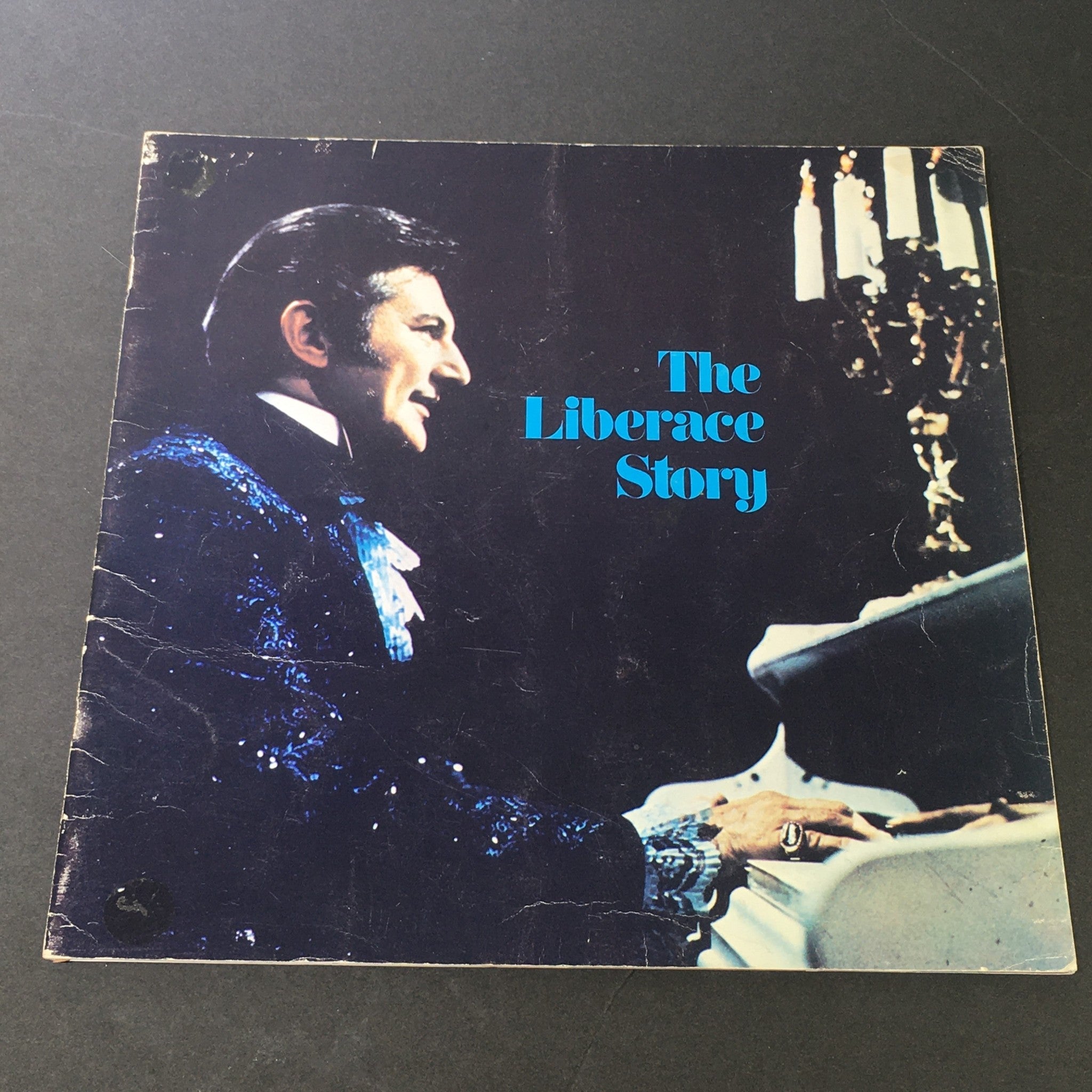 VTG 1970 The Liberace Story Book "Mr. Showmanship" Study in Sartorial Splendor