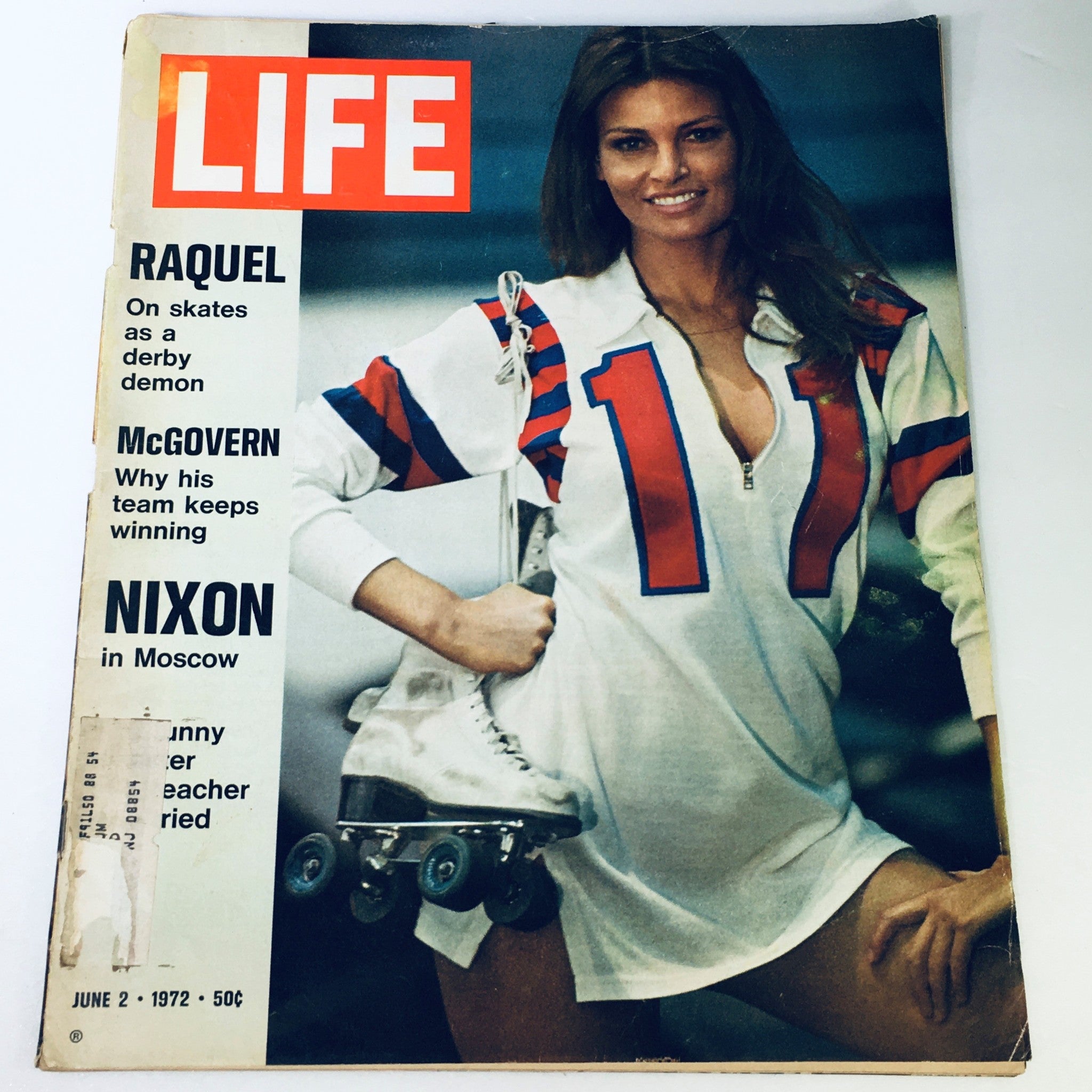 VTG Life Magazine June 2 1972 - Raquel Welch / George McGovern / Richard Nixon